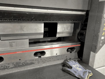 Masina Bystronic Xpert 40/1030 eestvaade