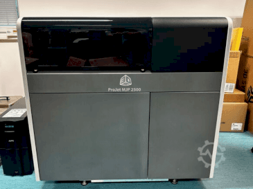 Masina 3DSYSTEMS projet 2500 plus eestvaade