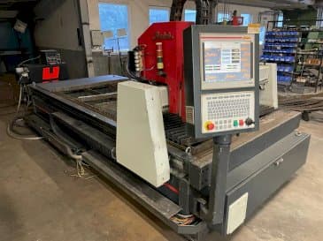 Masina Baykal BPH 1503 + Hypertherm HPR 130 eestvaade
