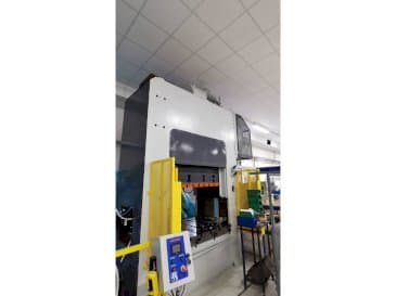 Masina SMERAL LKT 250D   eestvaade