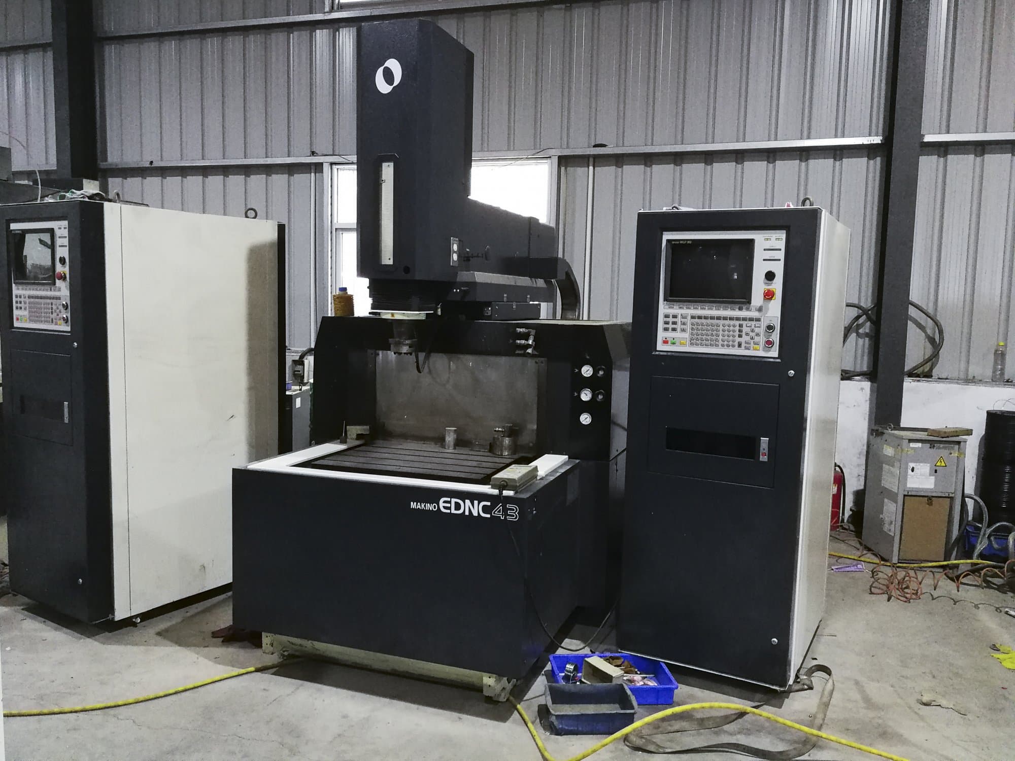 Masina Makino EDNC43   eestvaade