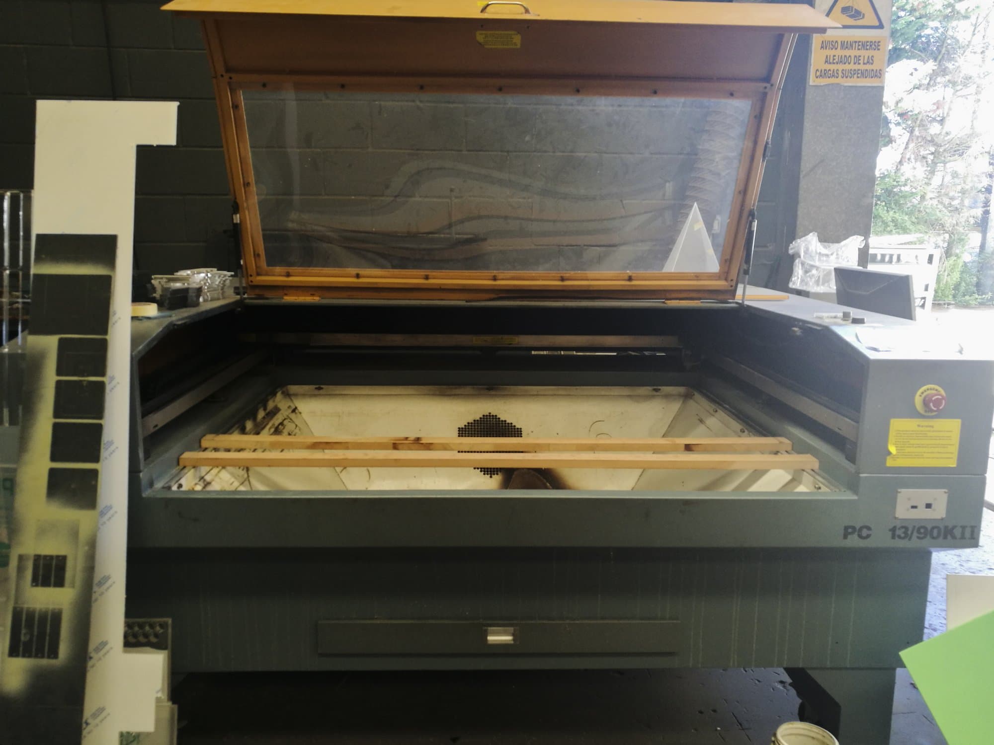 Masina PC 13/90KII eestvaade