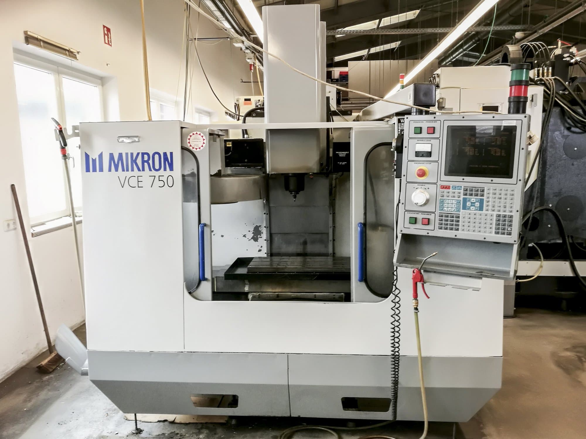 Masina HAAS VCE 750 eestvaade