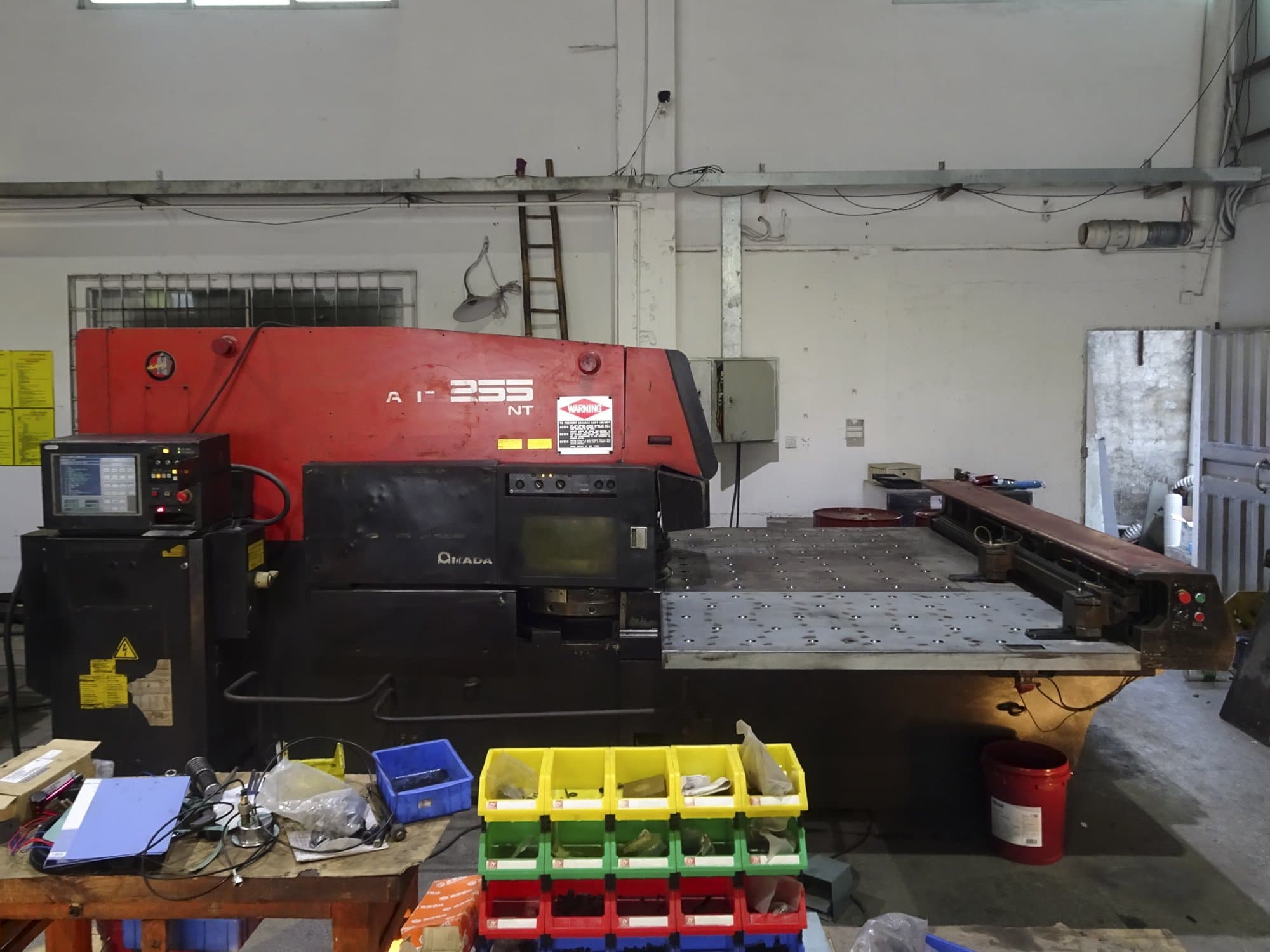 Masina AMADA ARIES 255NT eestvaade