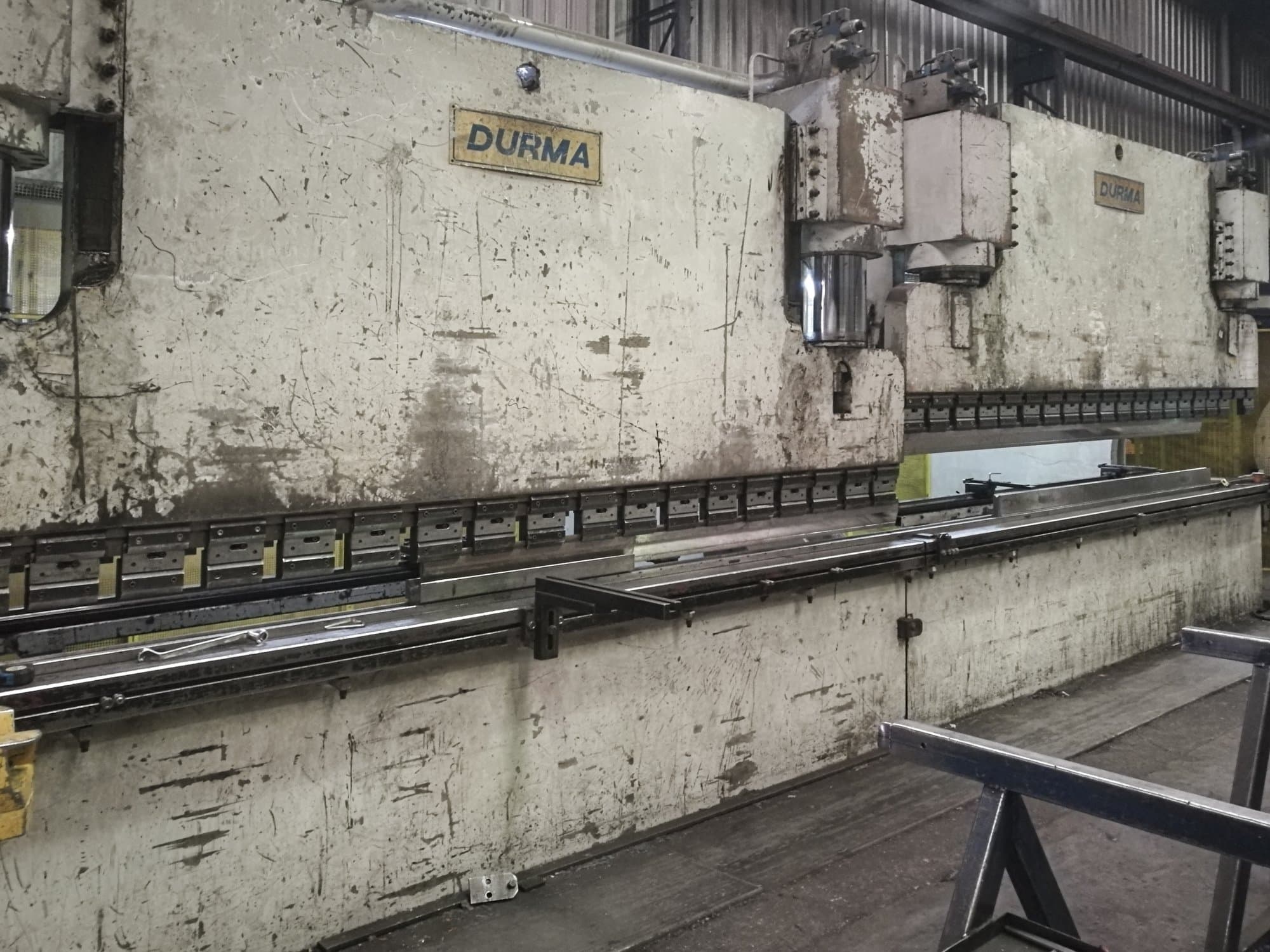 Masinavaade Durma CNC T HAP 40400 vasakult