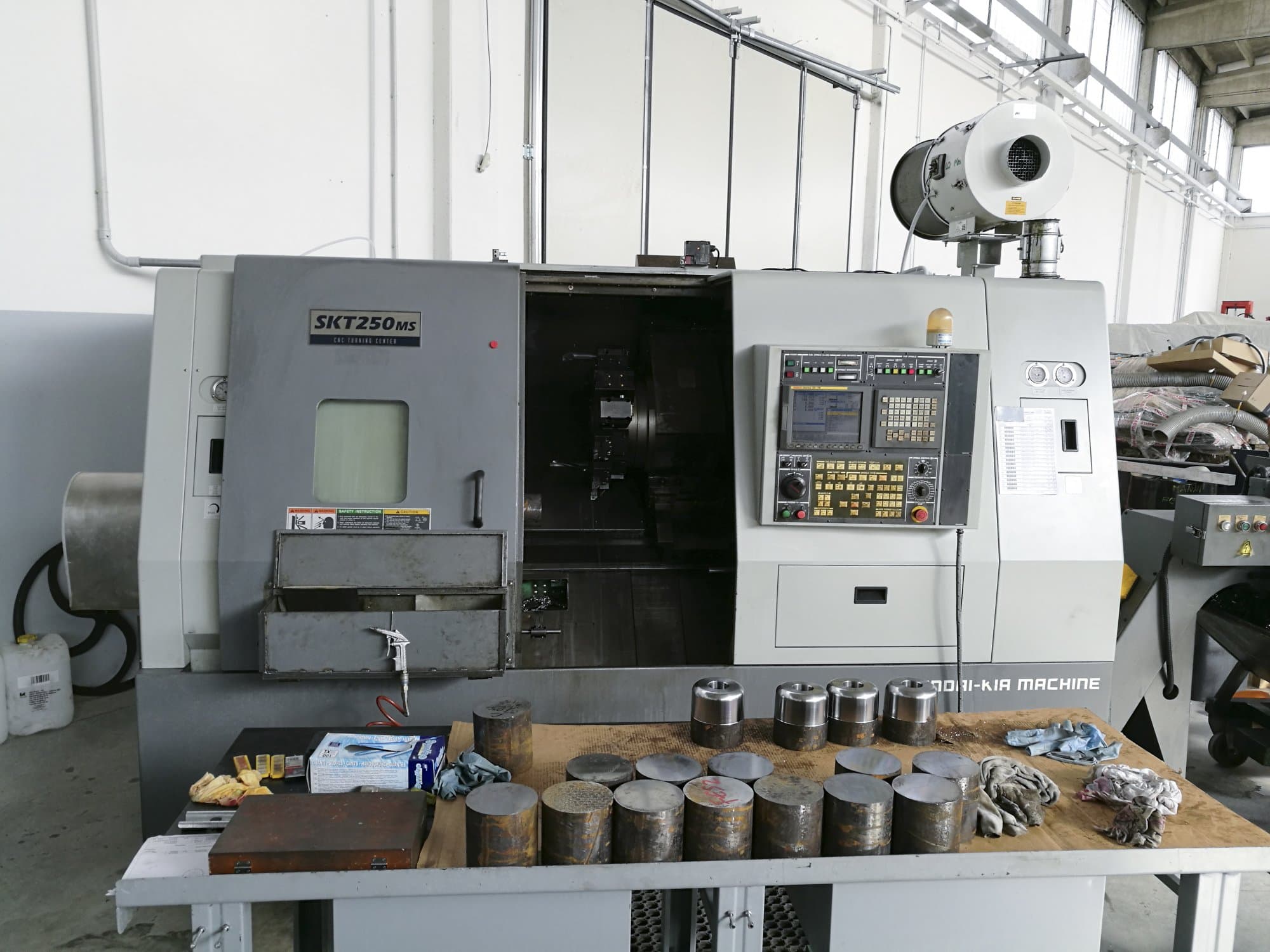 Masina Hyundai Kia SKT 250 MS   eestvaade