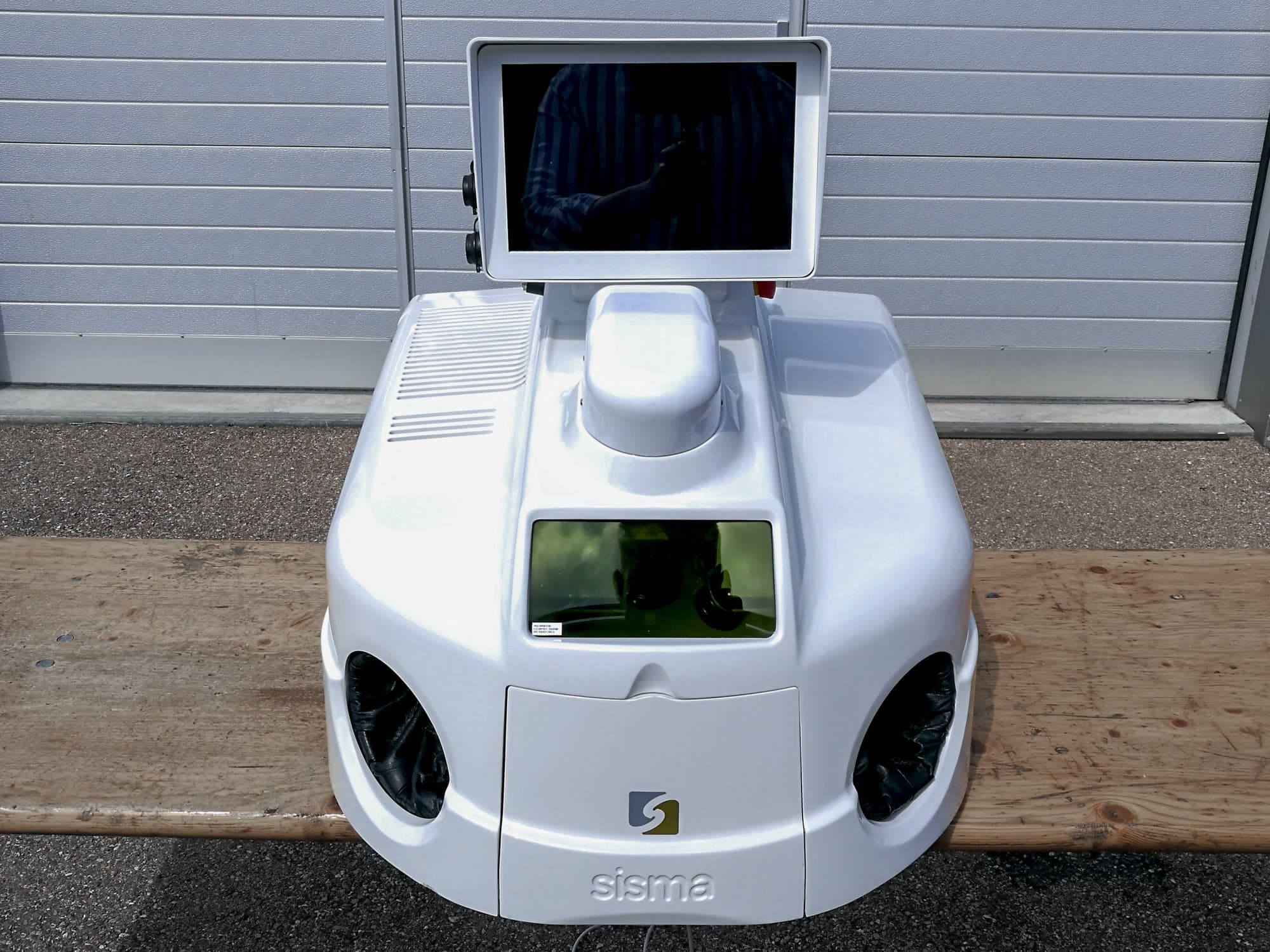 Masina Sisma LM-DV 100 eestvaade