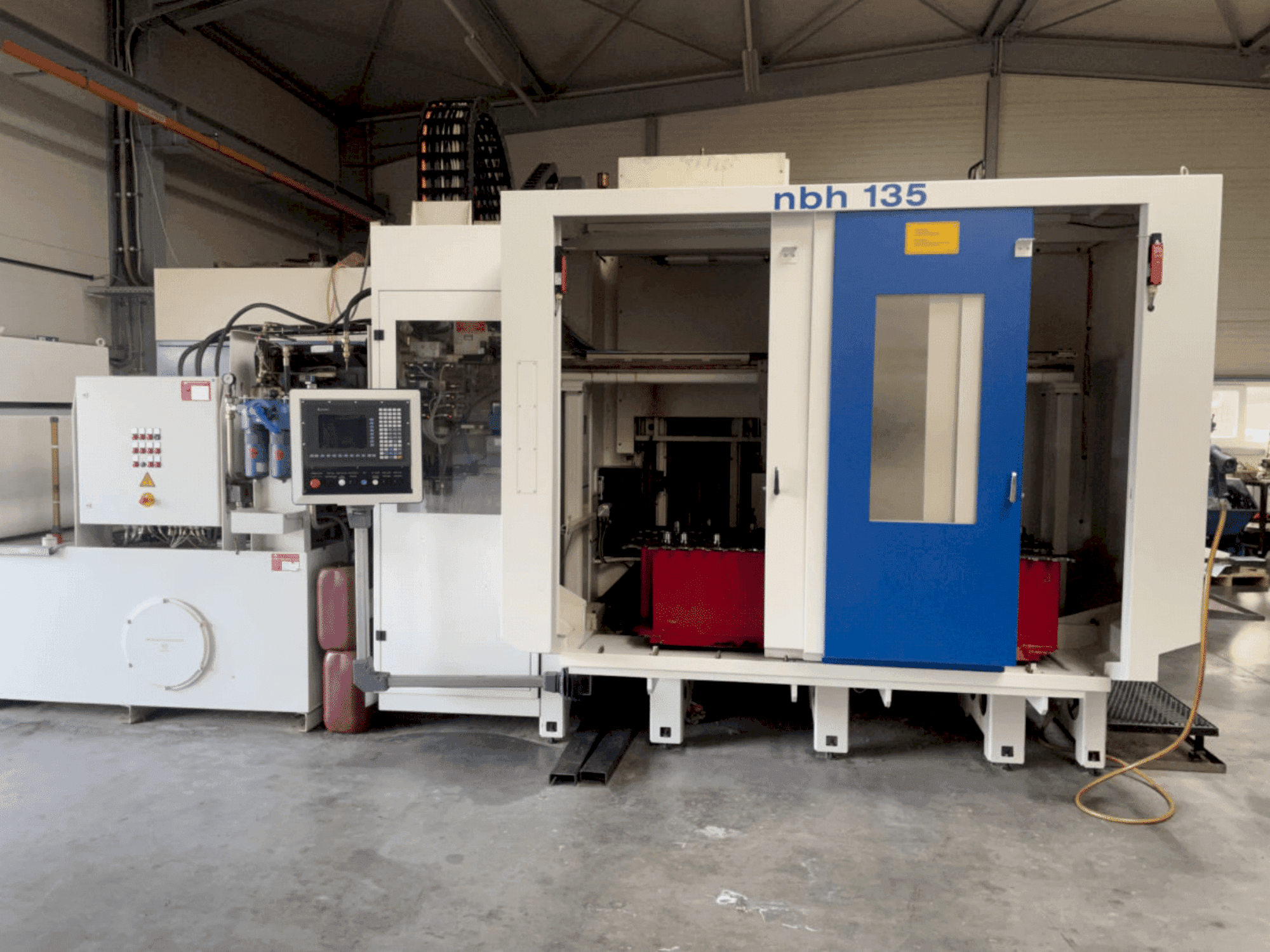 Masina HULLER HILLE NBH 135 Speed eestvaade