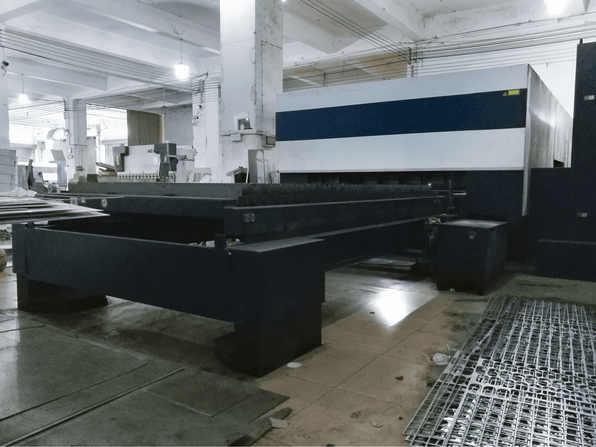 Masinavaade Trumpf TruLaser 3030 paremalt