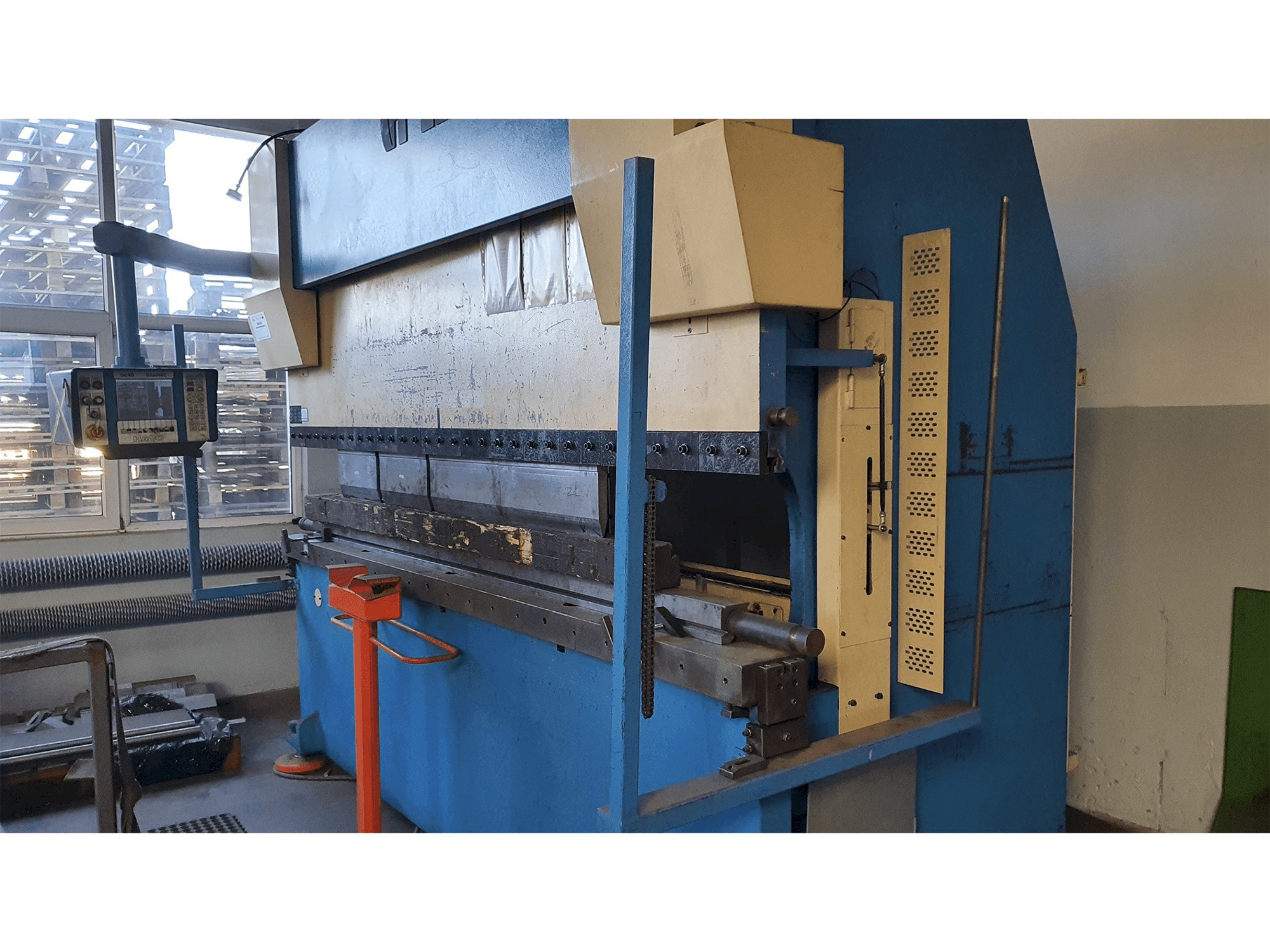 Masina HACO ERM30175 eestvaade