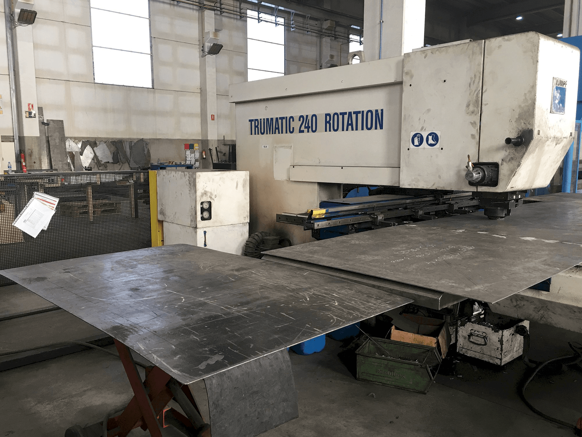 Masinavaade Trumpf Trumatic 240 vasakult