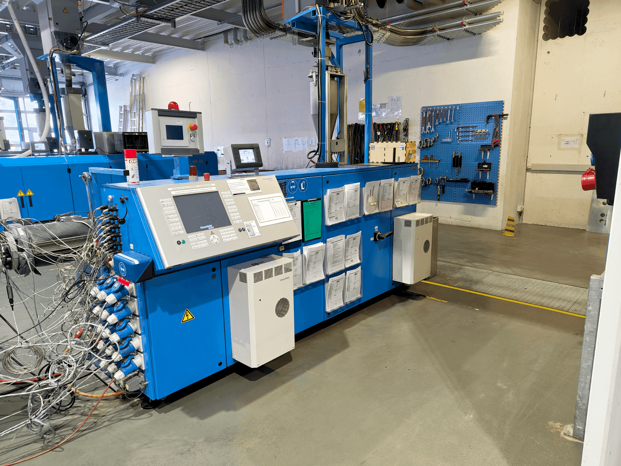 Masina Krauss Maffei KME 75-36 R AC eestvaade