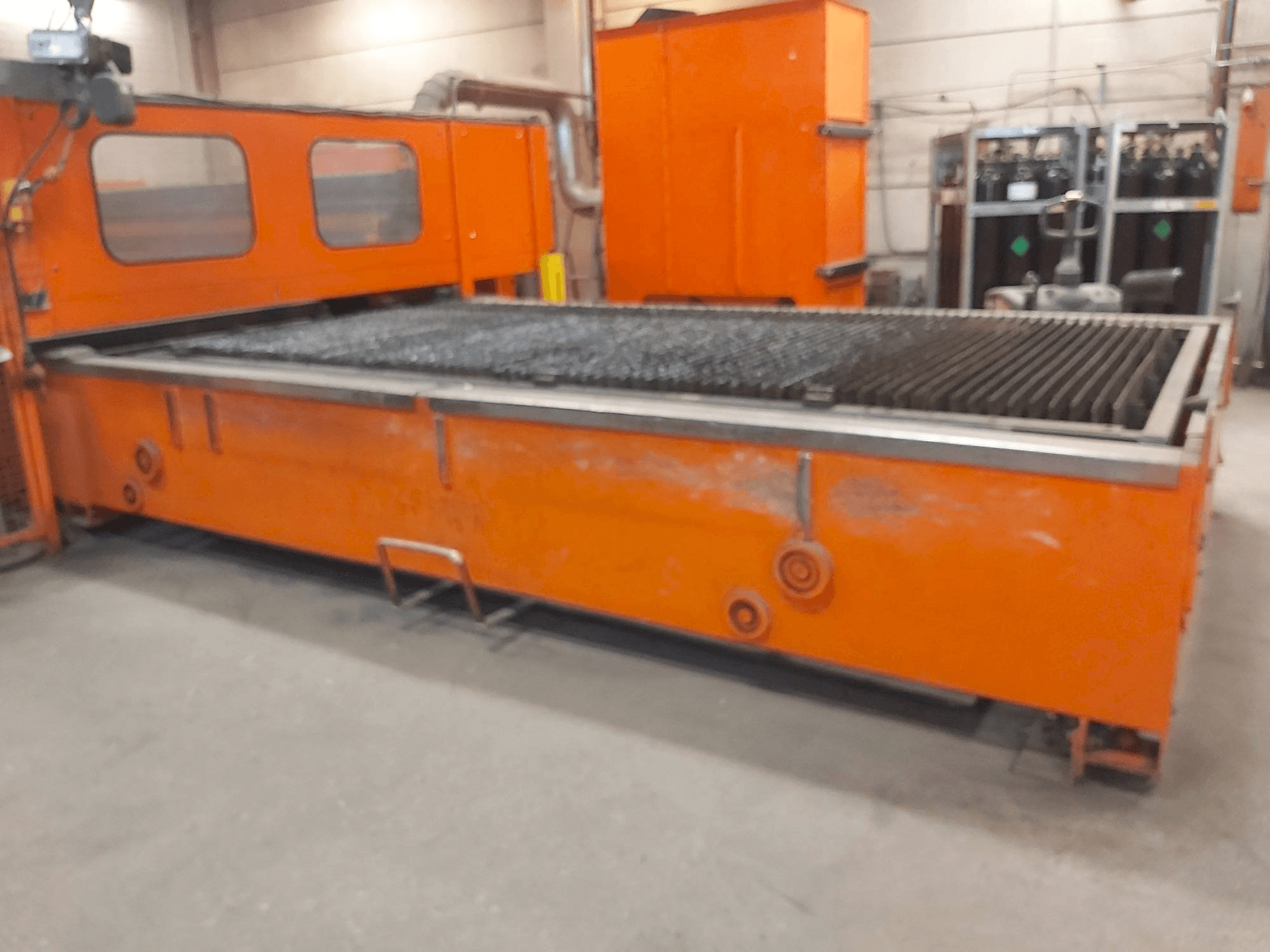 Masina Bystronic BTL 4020 eestvaade