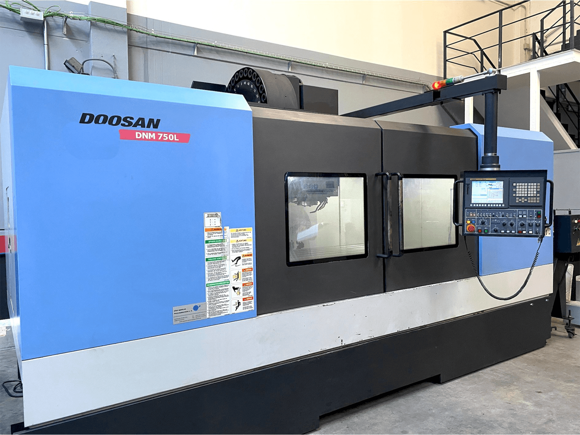 Masina Doosan DNM705L eestvaade