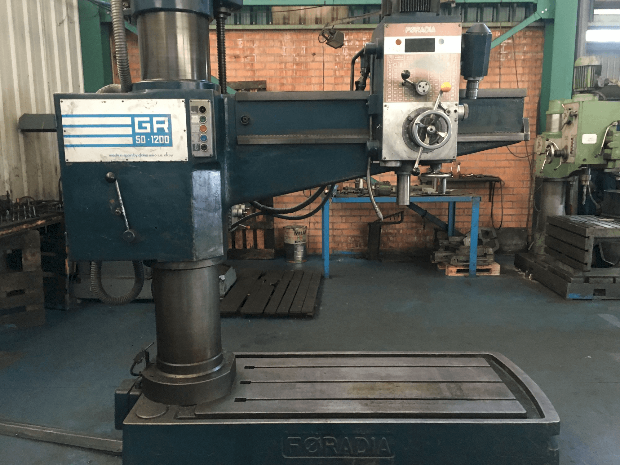 Masina FORADIA GR 50/1200 parema külje vaade