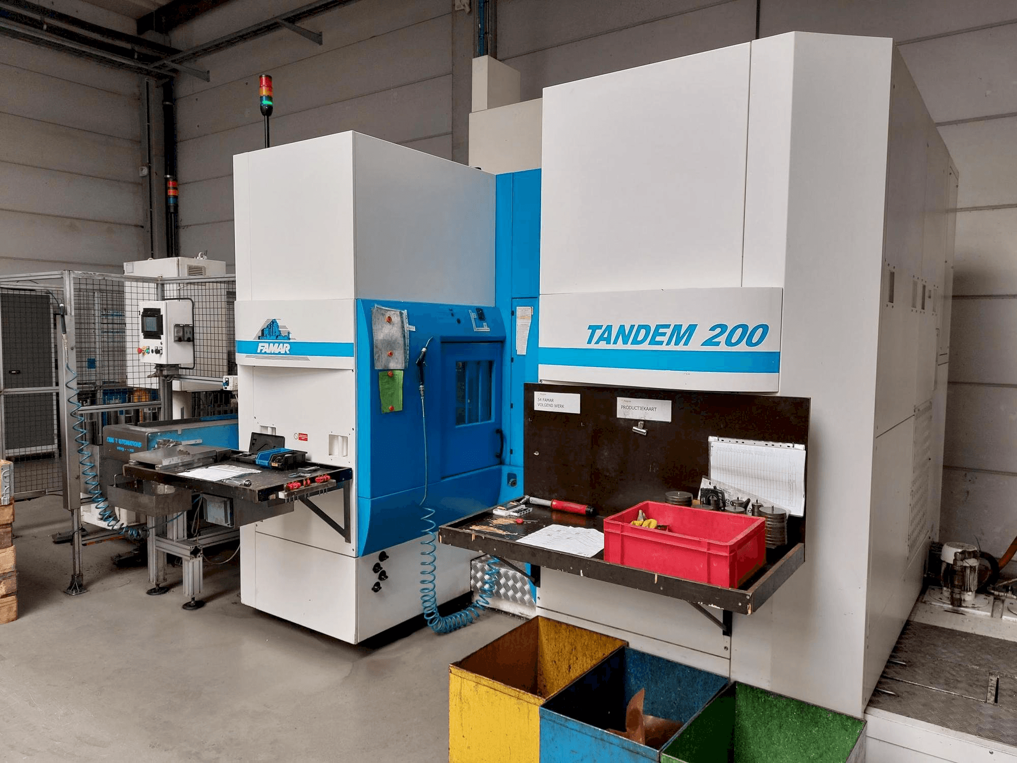 Masina Famar Tandem 200 eestvaade