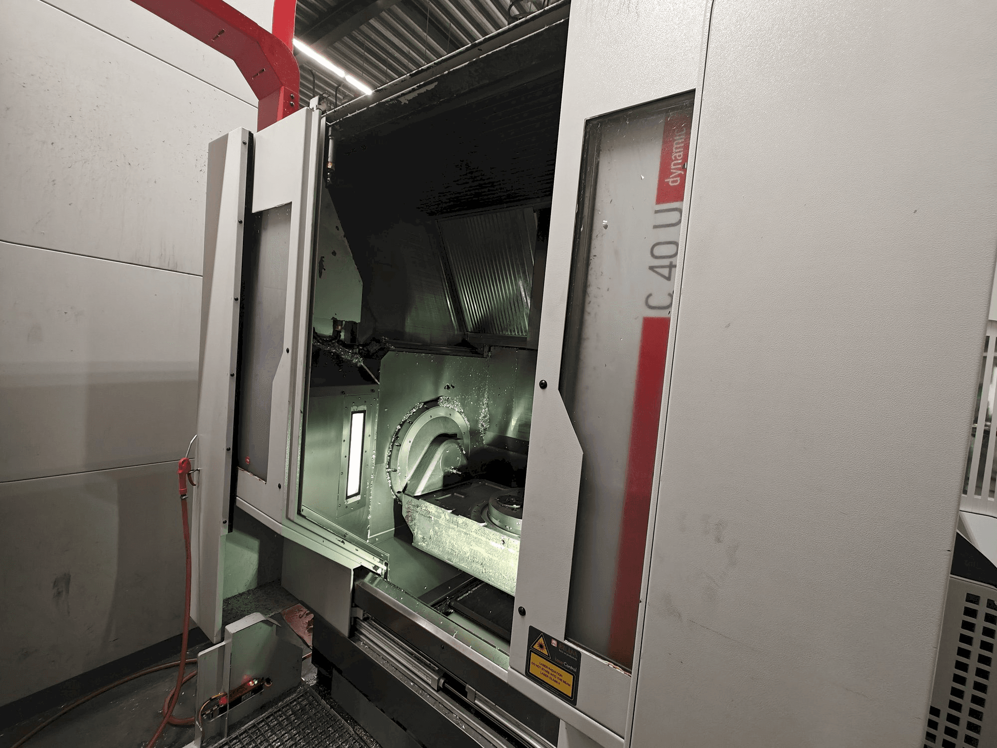 Masina HERMLE C 40 U eestvaade