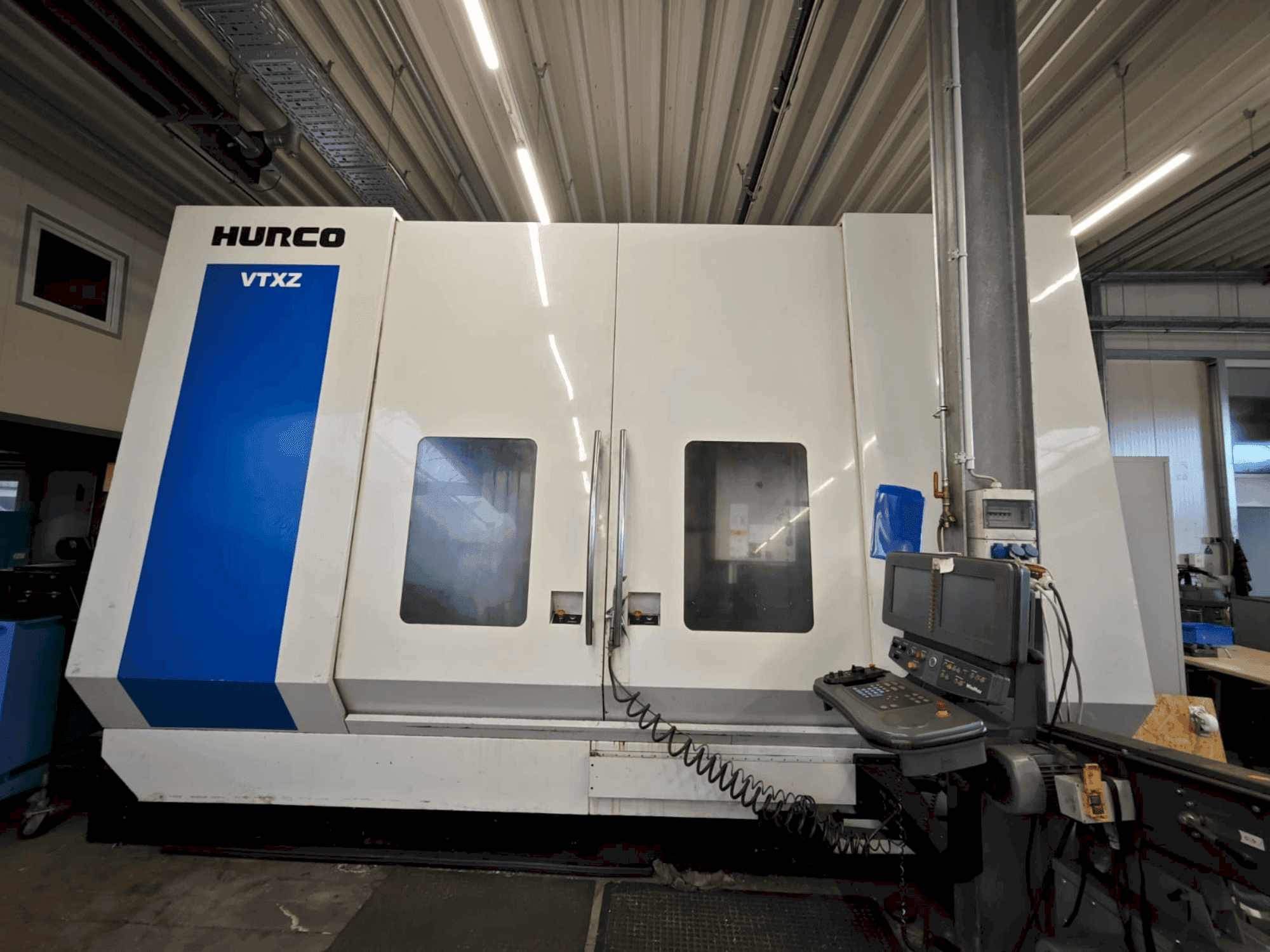 Masina Hurco VTXZ eestvaade