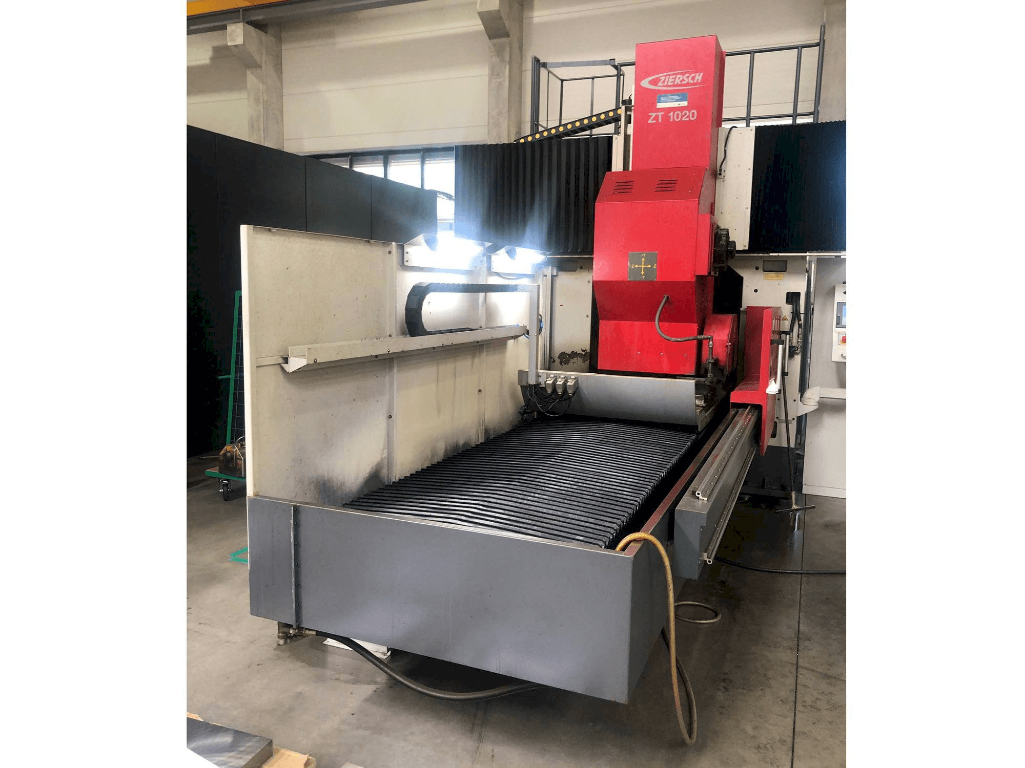 Masina Ziersch ZT 1020 eestvaade