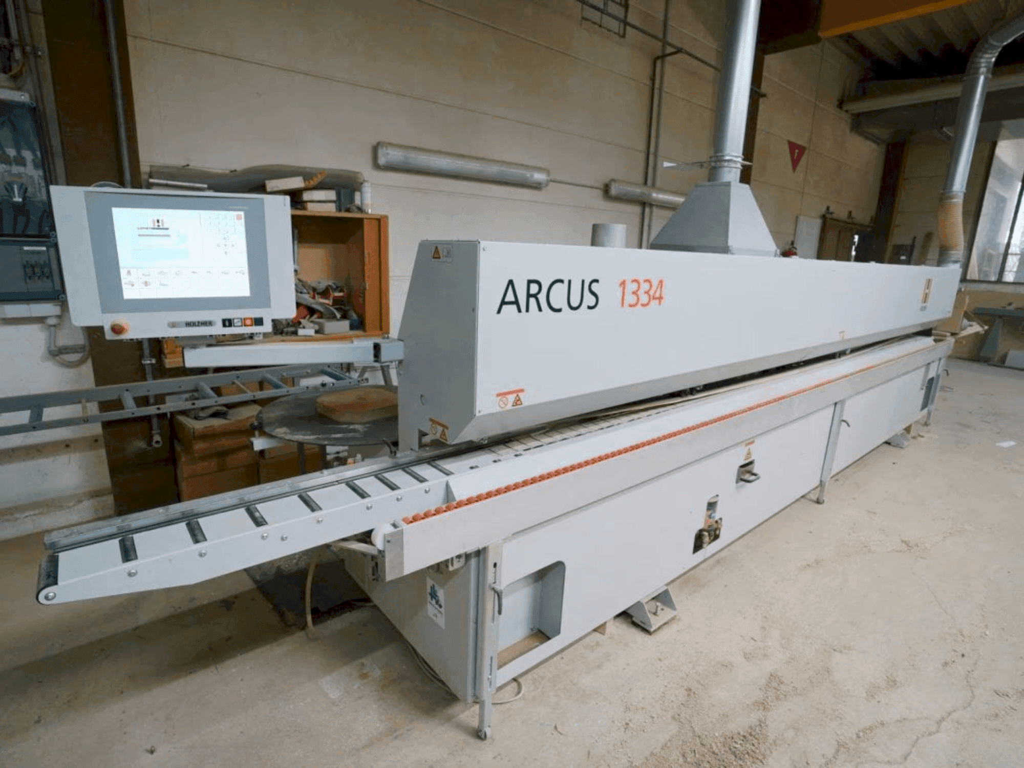 Masina HOLZHER ARCUS 1334 FV2 eestvaade