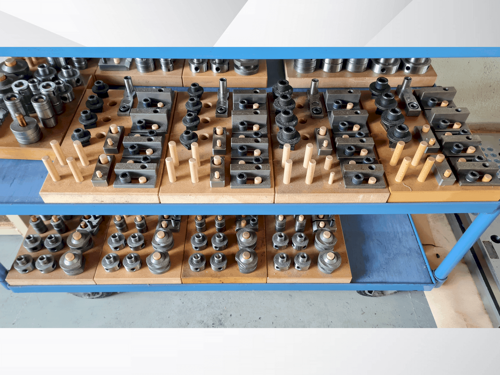 Masina MEUSBURGER H1000 556/466/366 eestvaade