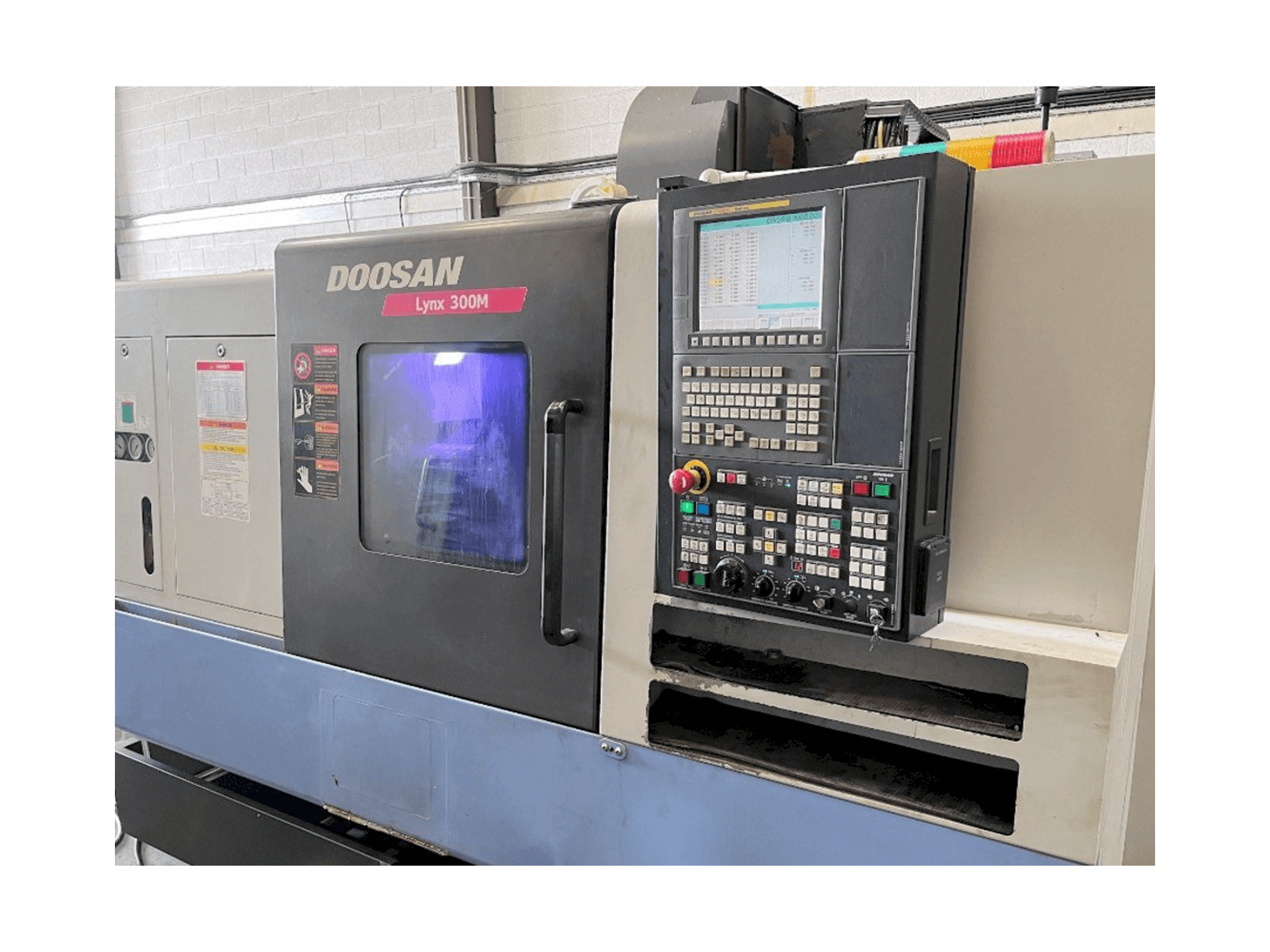 Masina Doosan Lynx 300M eestvaade
