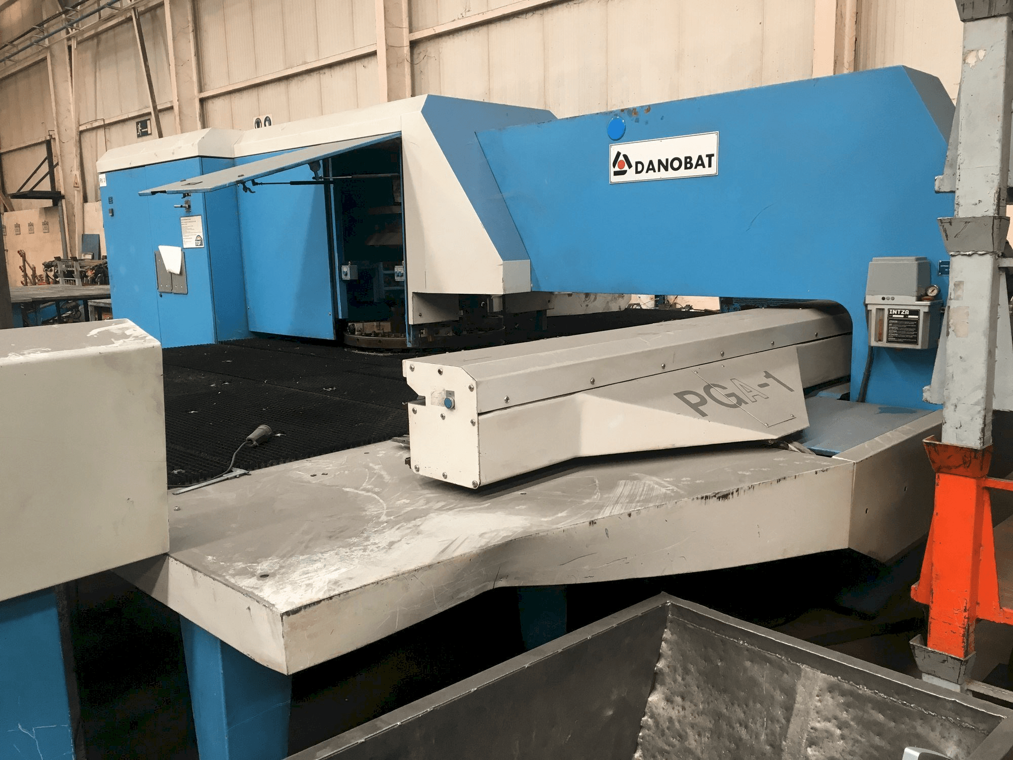 Masina DANOBAT PGA-1 eestvaade