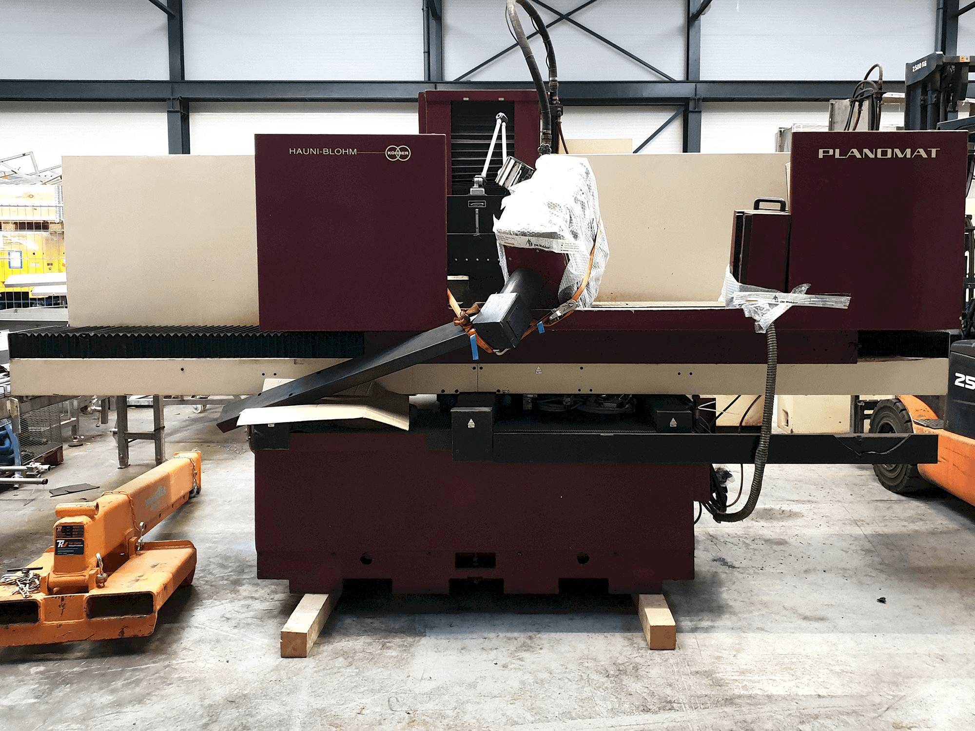 Masina HAUNI BLOHM PLANOMAT 412 eestvaade