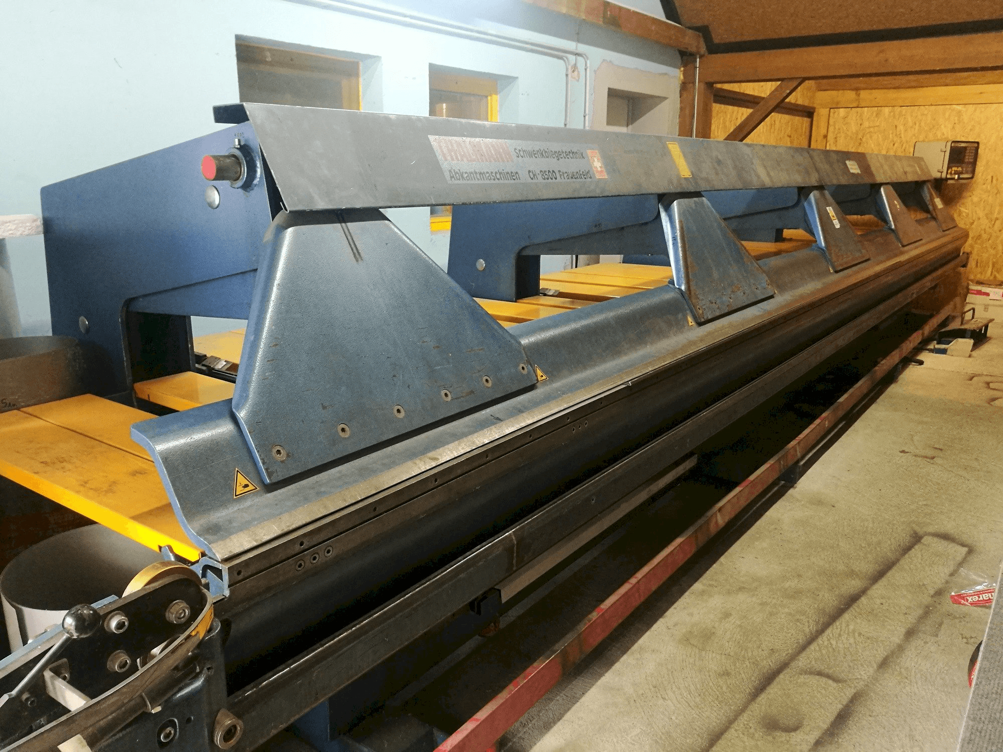 Masina Thalmann Thako 15-8.2M eestvaade