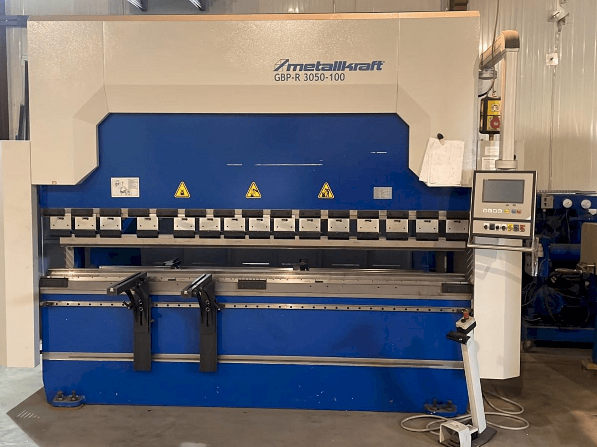 Masina Metallkraft GBPR30540-100 eestvaade