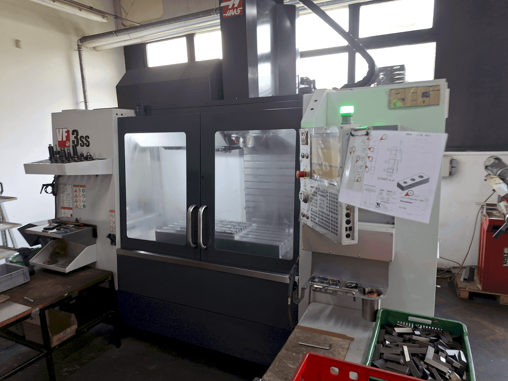 Masina HAAS VF-3SS eestvaade