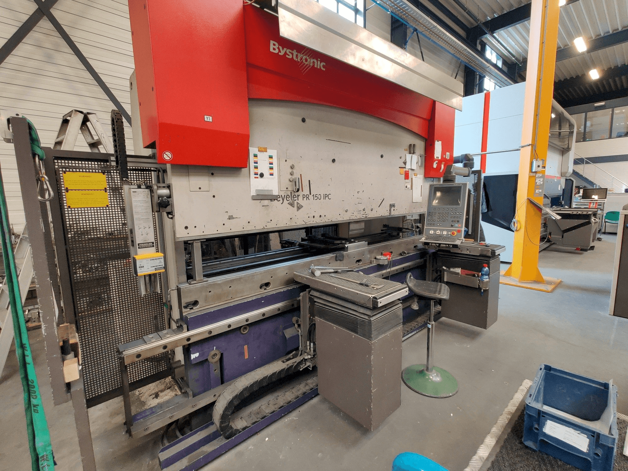 Masina Bystronic Beyeler PR 150x3100 vasaku külje vaade