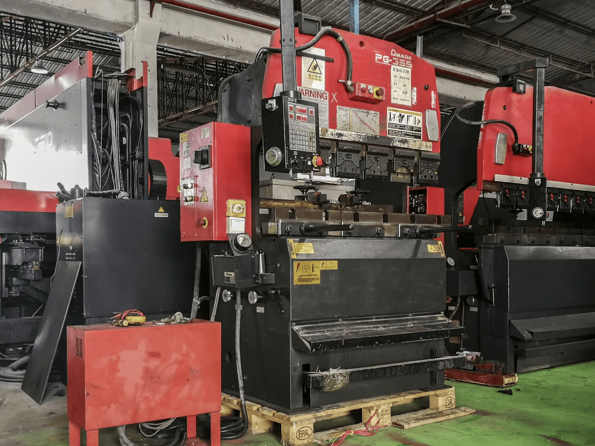 Masinavaade AMADA RG-35S vasakult