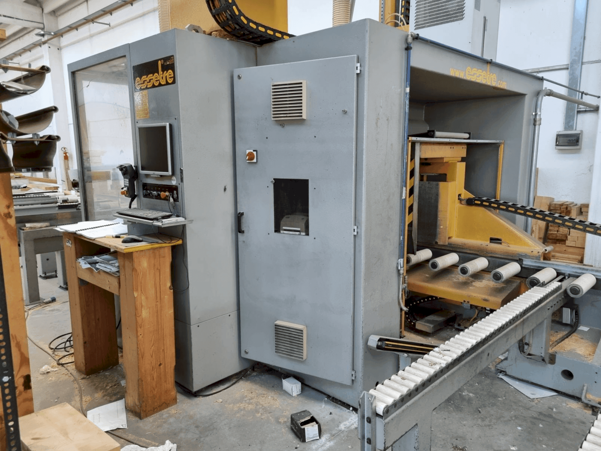 Masina ESSETRE TECHNO eestvaade