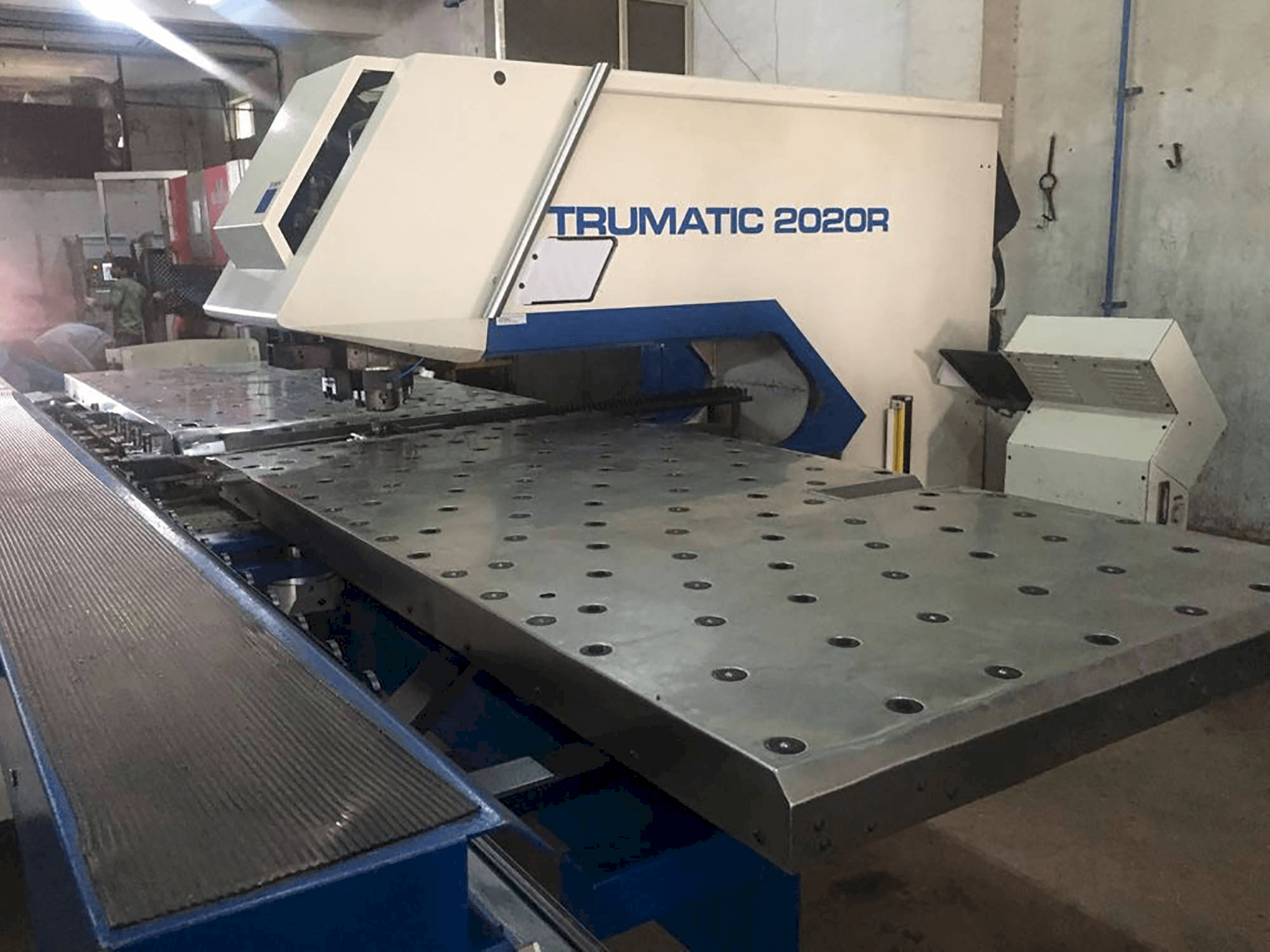 Masinavaade Trumpf Trumatic 2020R paremalt