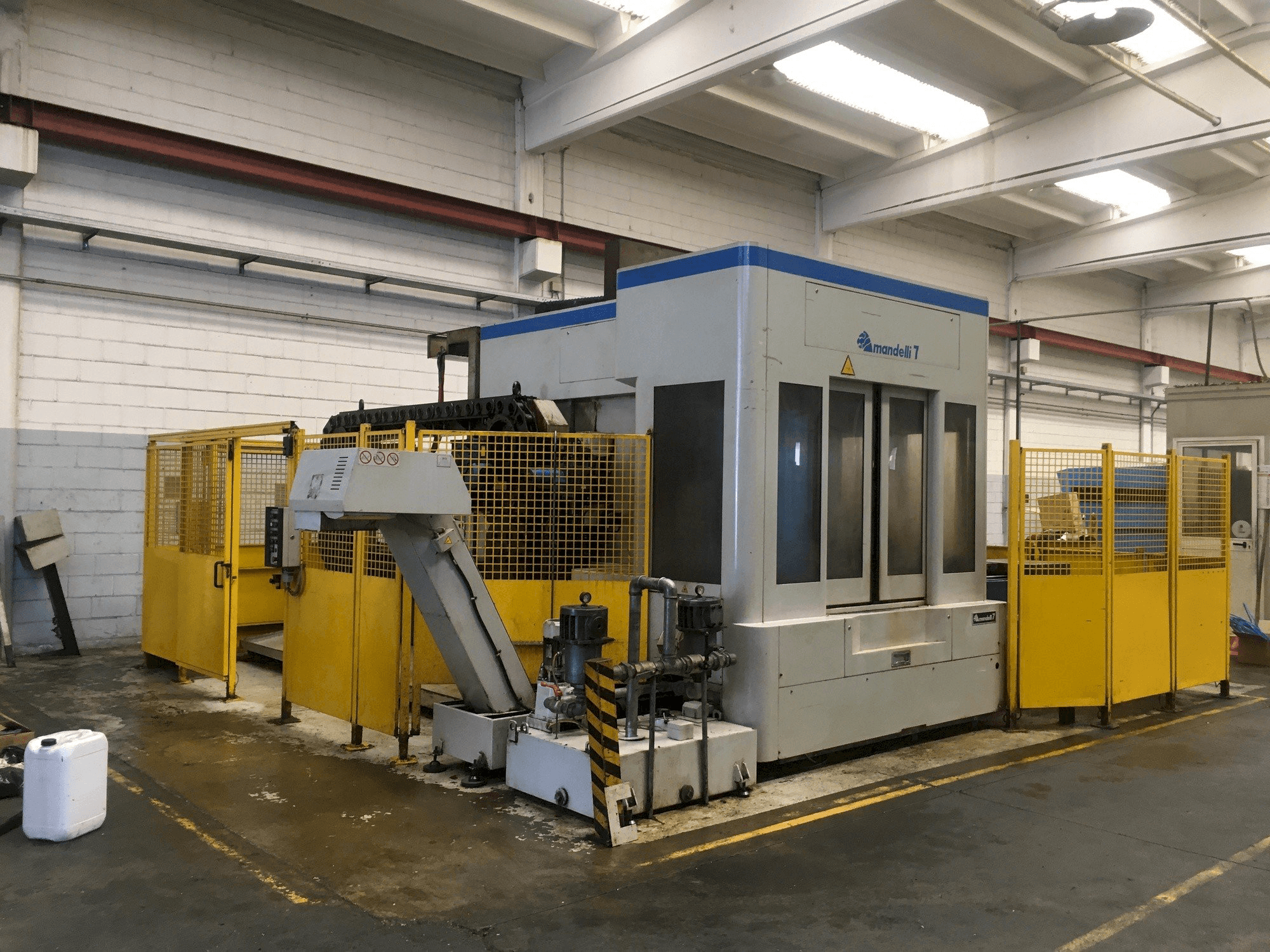 Masina Mandelli Type 7 eestvaade