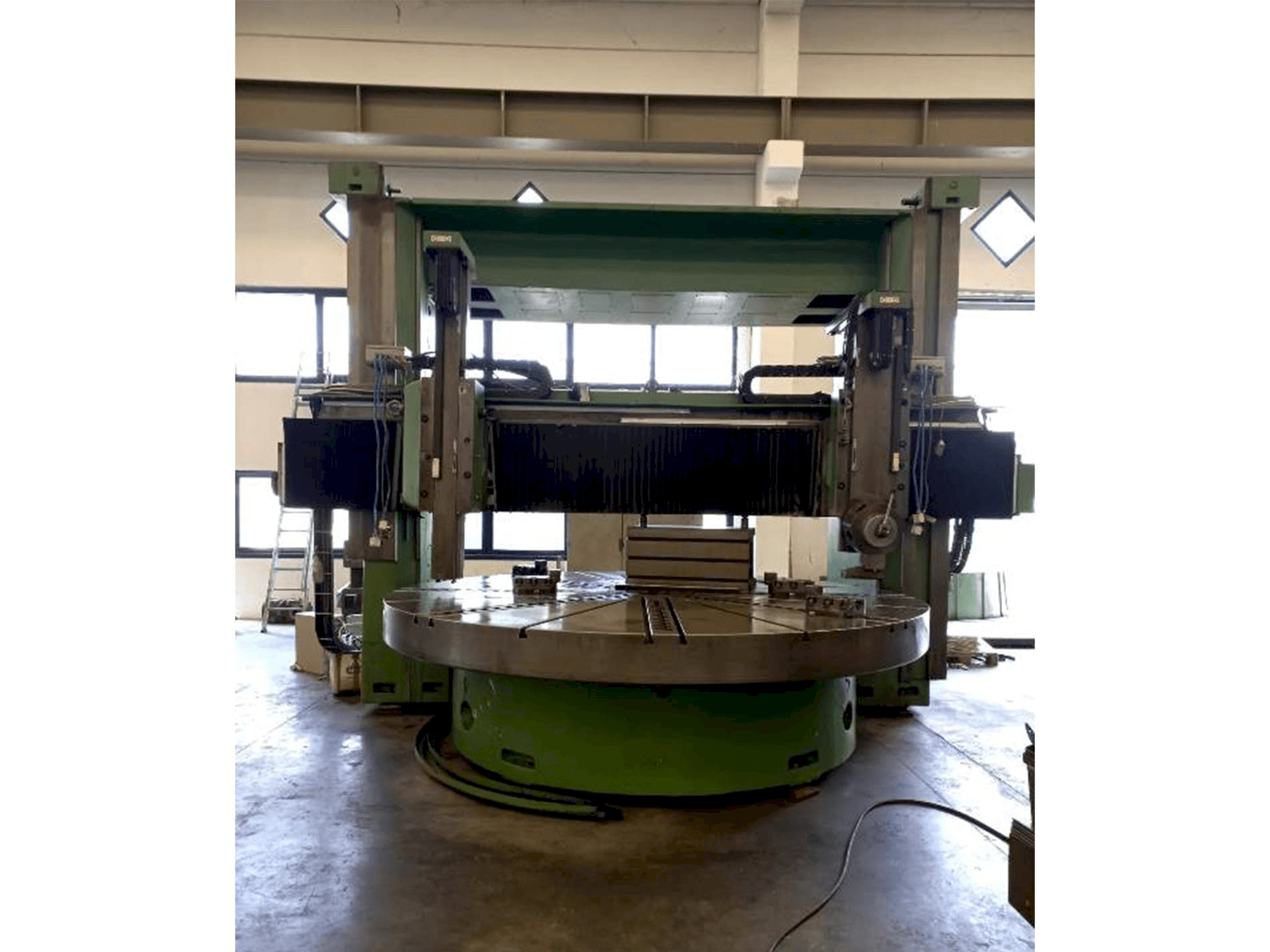 Masina Titan SC 43 ECS 1400 eestvaade