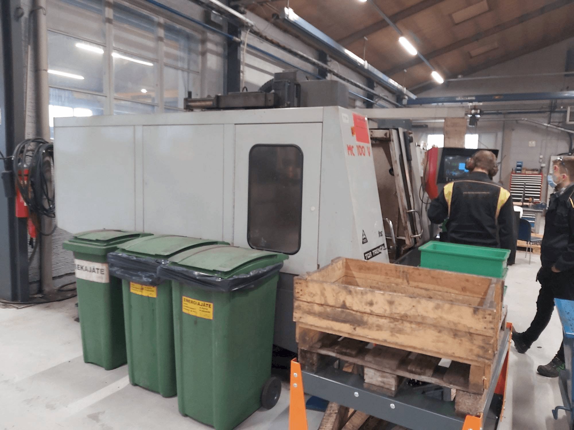 Masina TOS TRENCÍN MC 100 V eestvaade