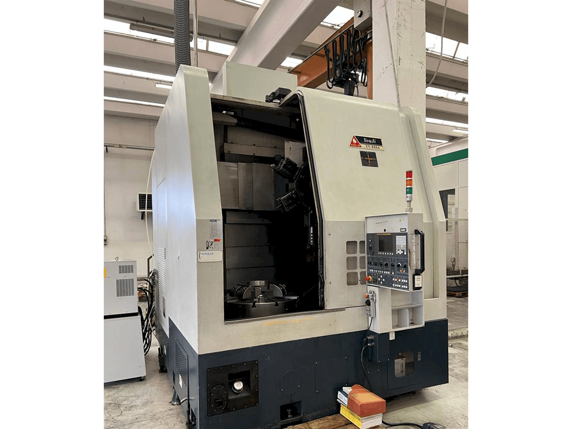 Masina YOU JI YV-800A eestvaade