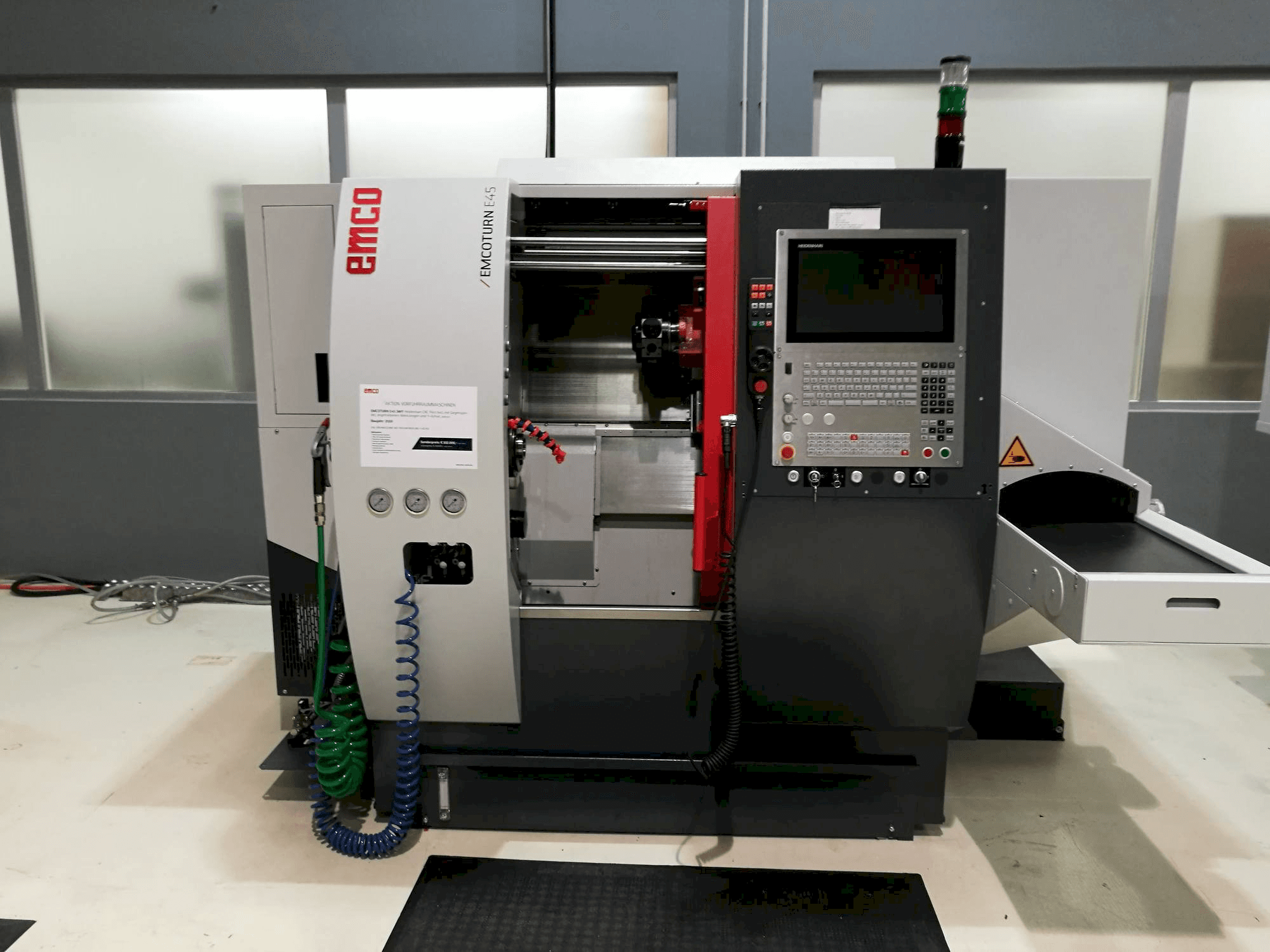 Masina EMCO E45 SMY eestvaade