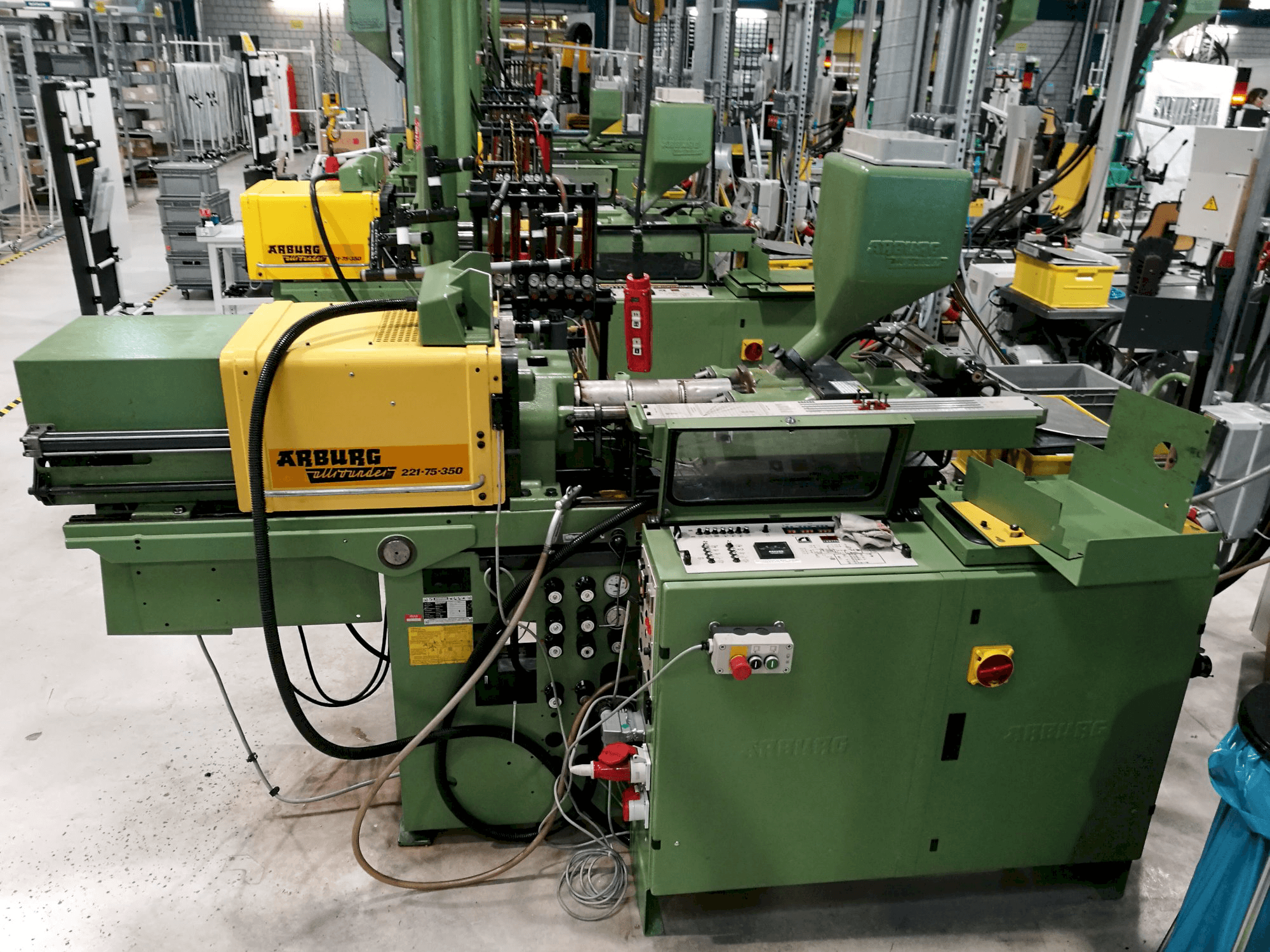 Masina Arburg Allrounder 221-75-350 parema külje vaade