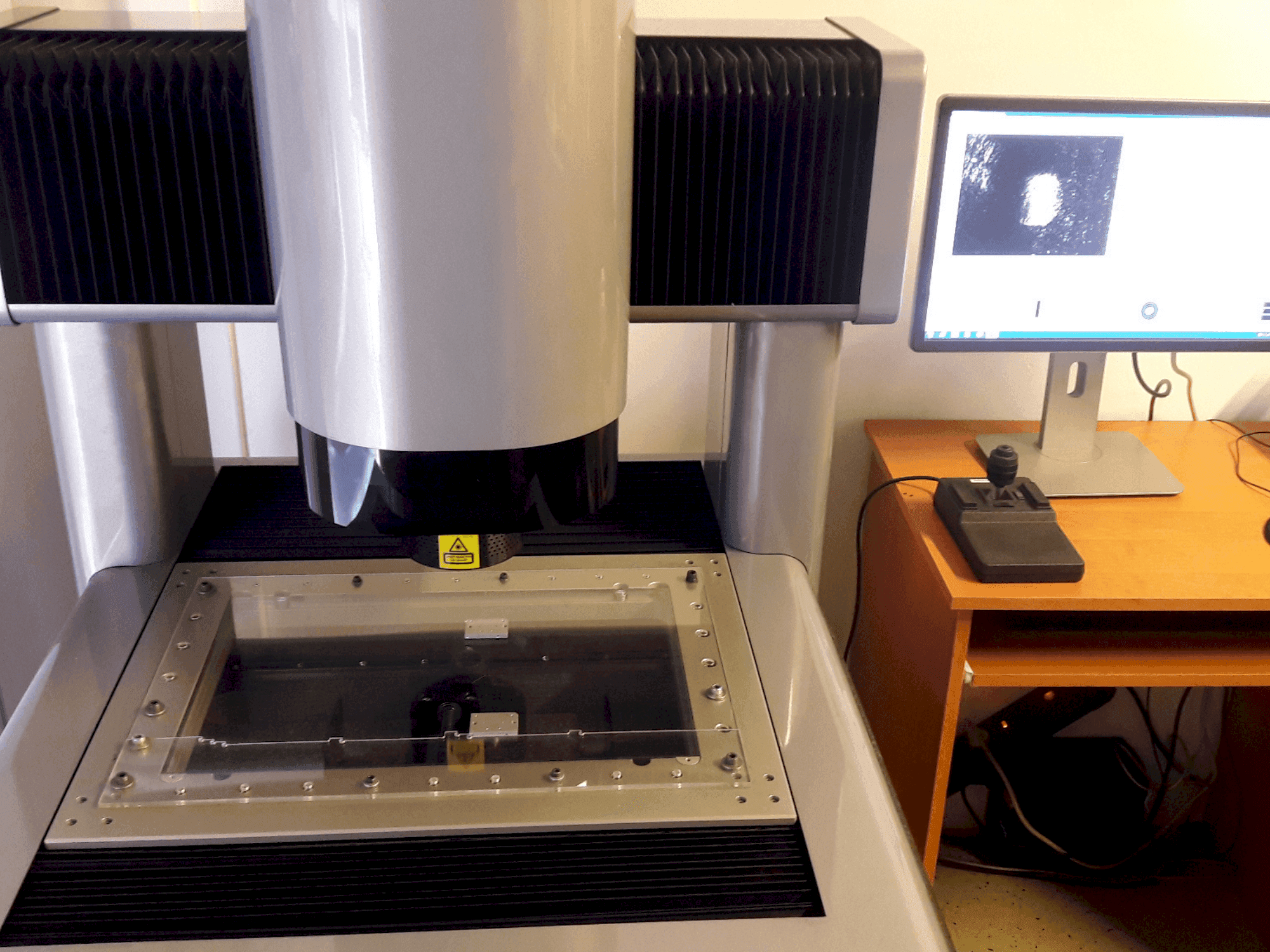 Masina SCHUT DeMeet-400 eestvaade