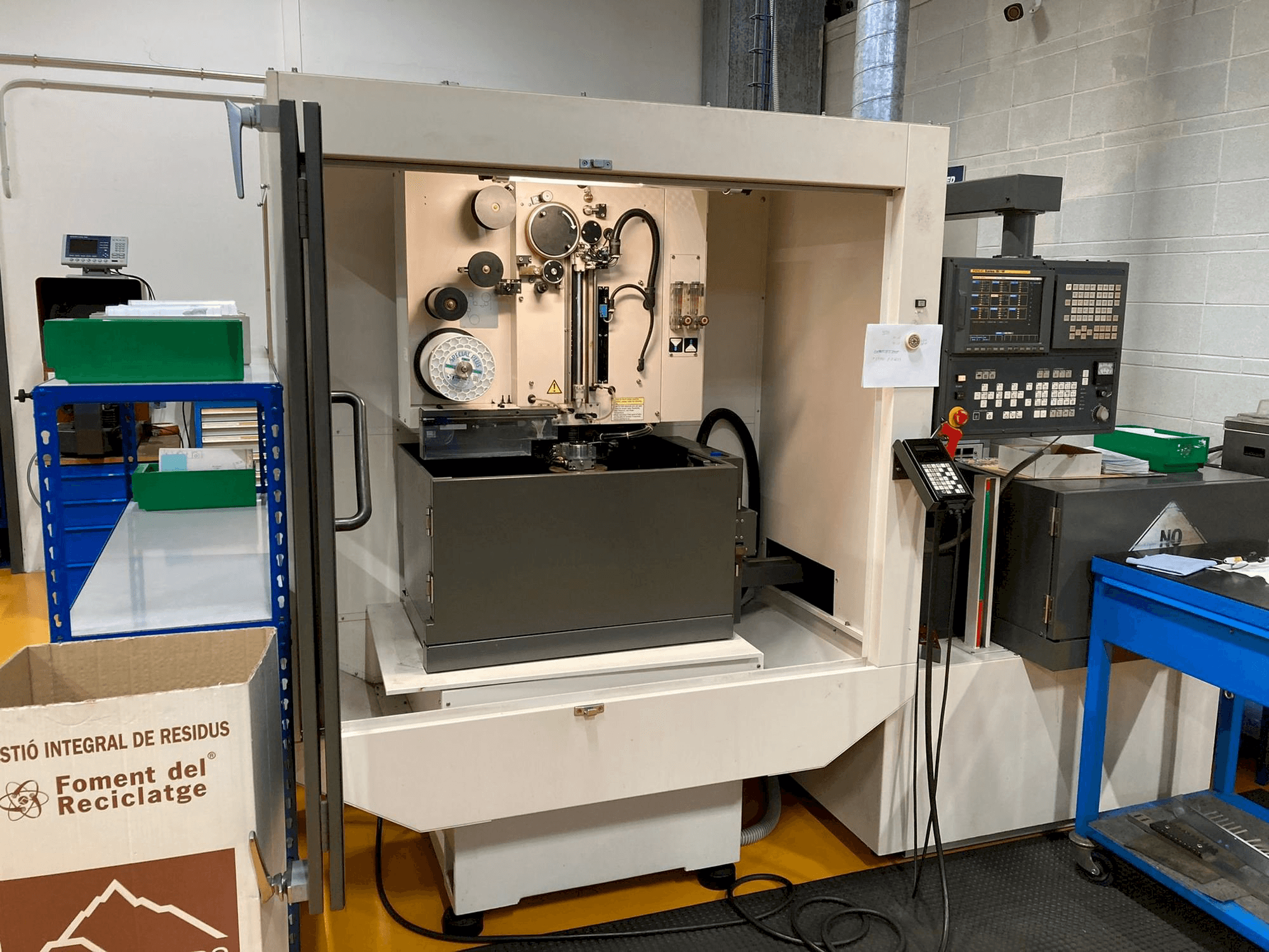 Masina FANUC Robocut Alpha-0iA eestvaade