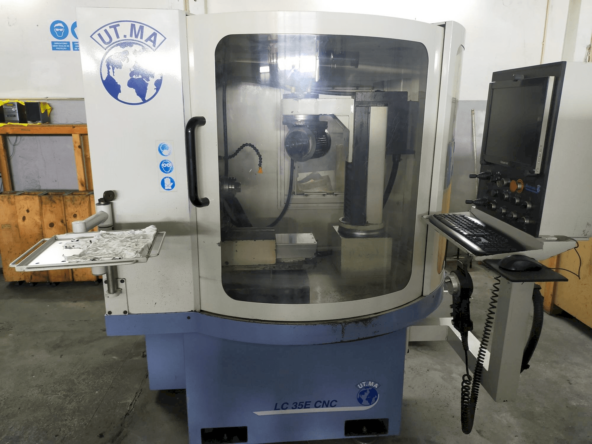 Masina UT.MA LC 35E eestvaade