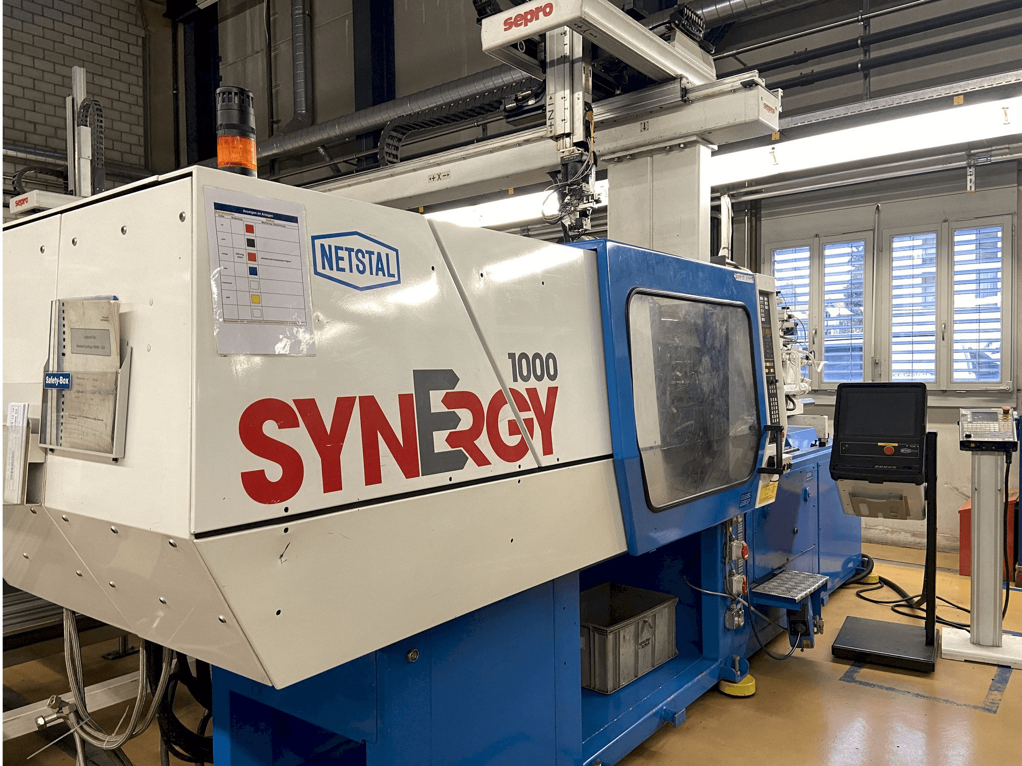 Masina Netstal SYNERGY 1000-230 eestvaade