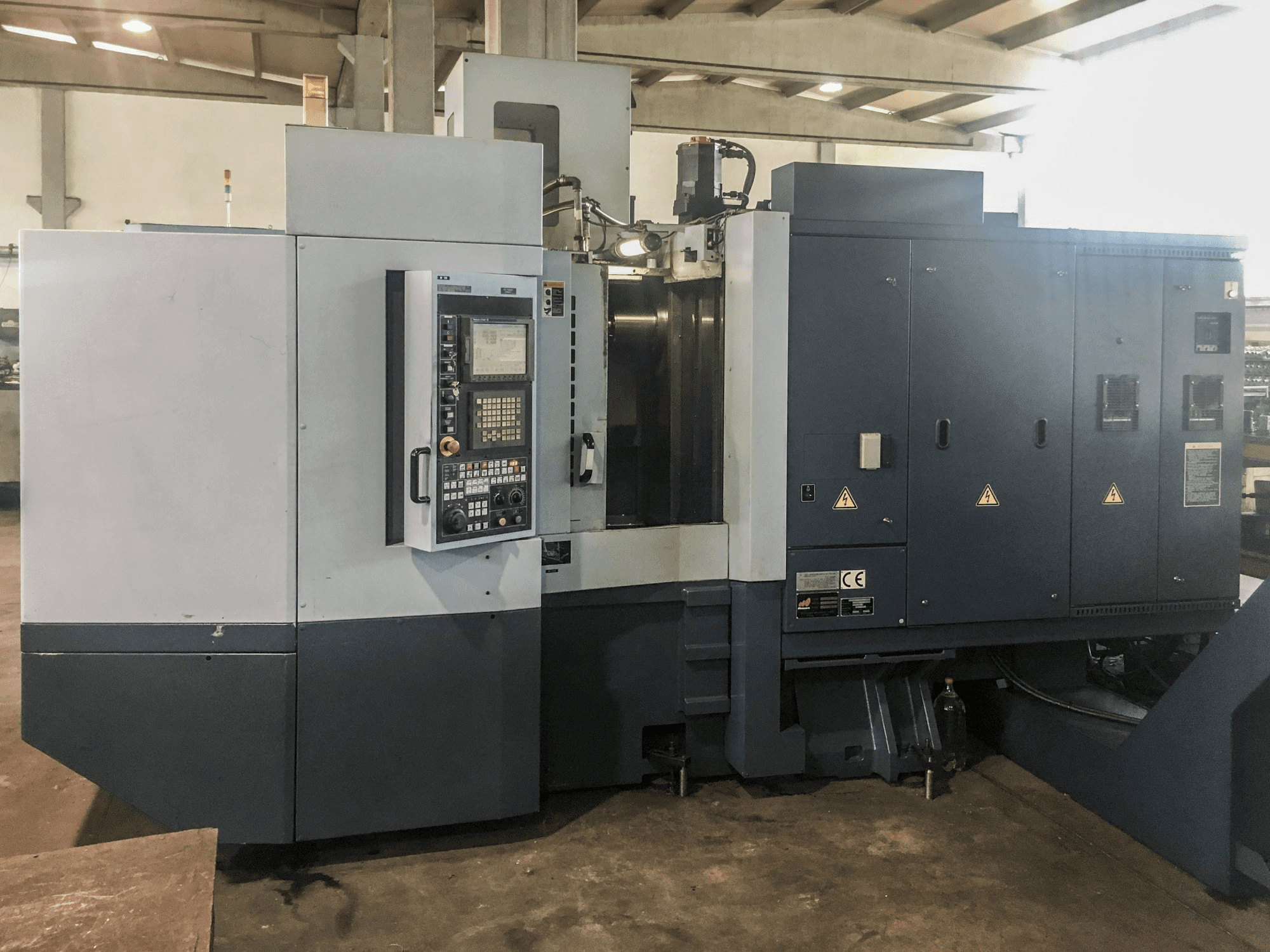 Masina Matsuura H.PLUS-405 eestvaade