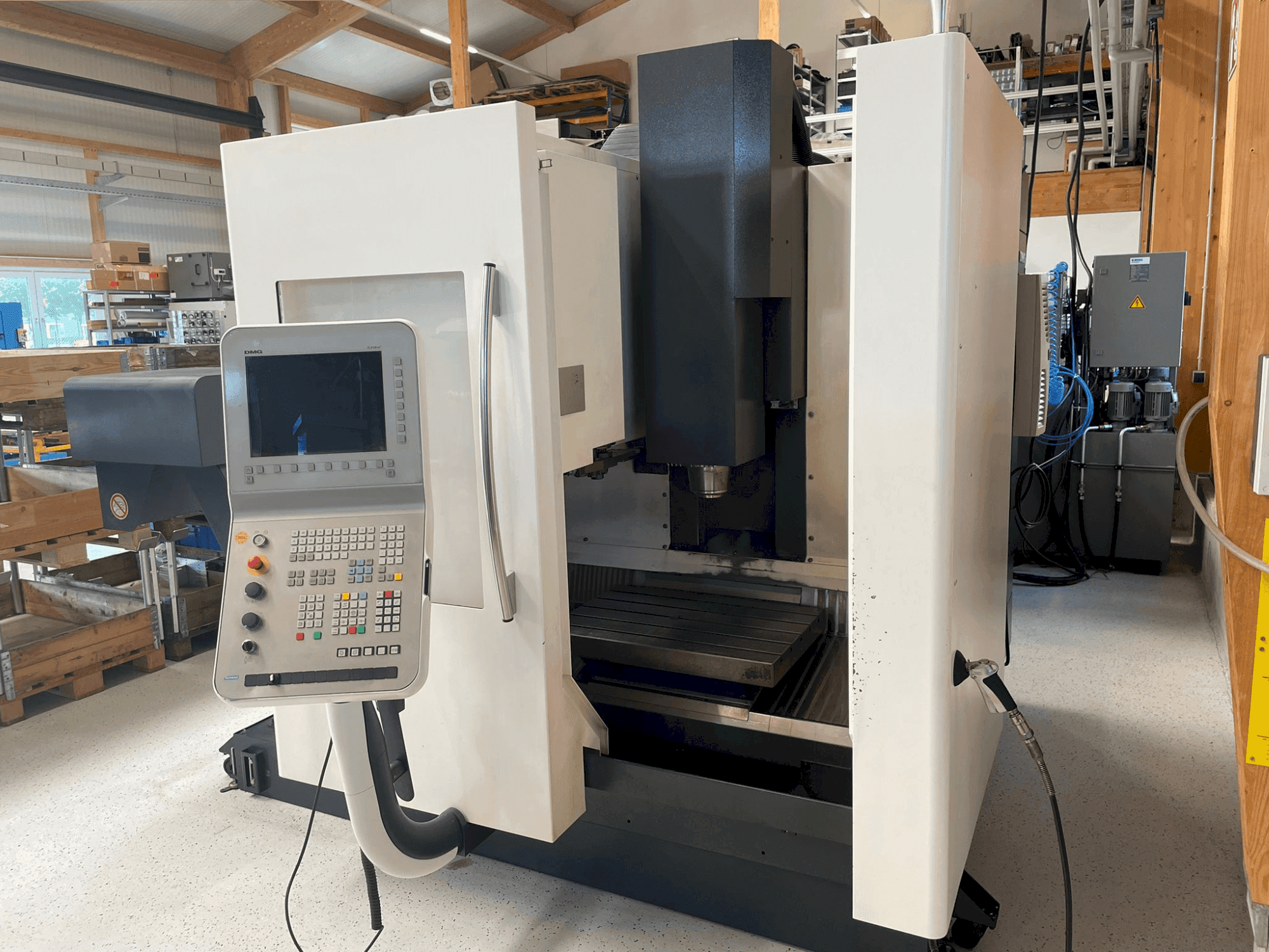 Masina DMG DMC 635 V eco eestvaade