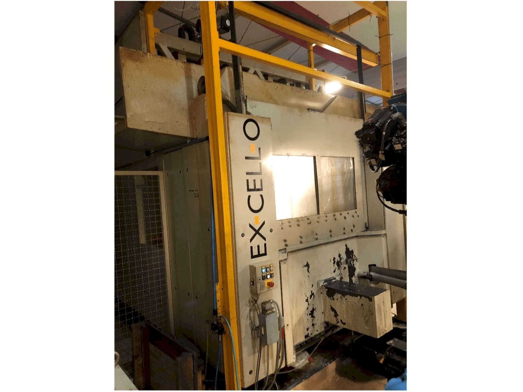 Masina EXCELLO XHC 242 eestvaade