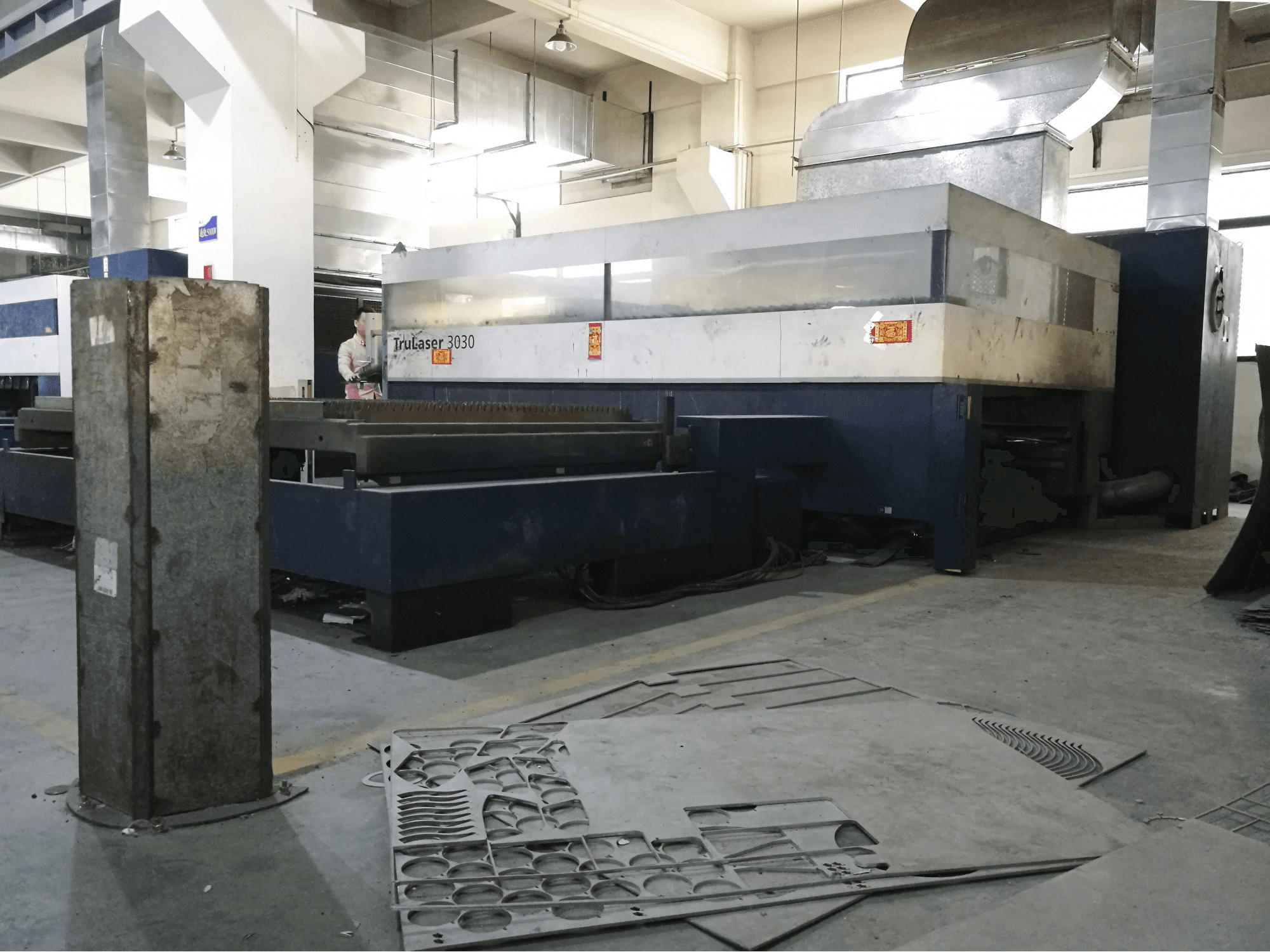 Masinavaade Trumpf TruLaser 3030 vasakult