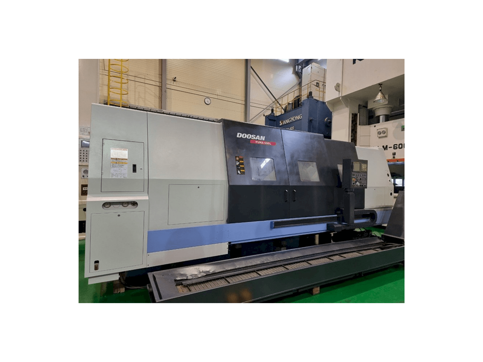 Masina Doosan Puma 600L eestvaade